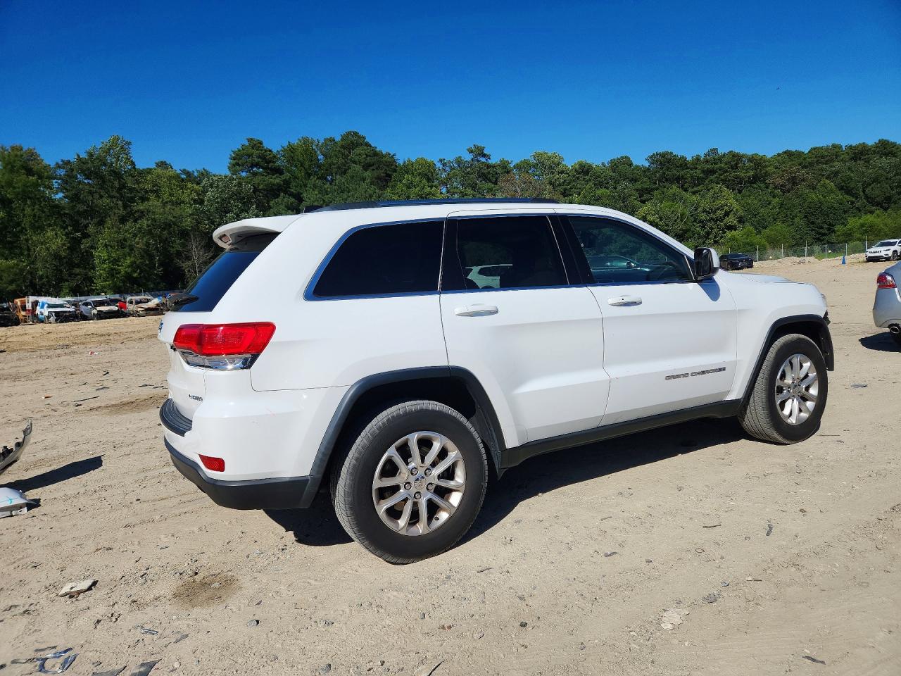 2015 Jeep Grand Cherokee Laredo Белый vin: 1C4RJFAG9FC142583