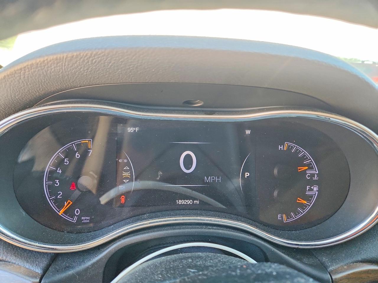 2015 Jeep Grand Cherokee Laredo Белый vin: 1C4RJFAG9FC142583