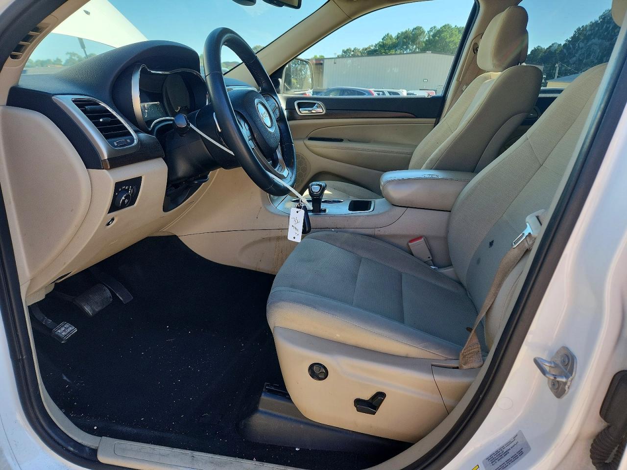 2015 Jeep Grand Cherokee Laredo Белый vin: 1C4RJFAG9FC142583