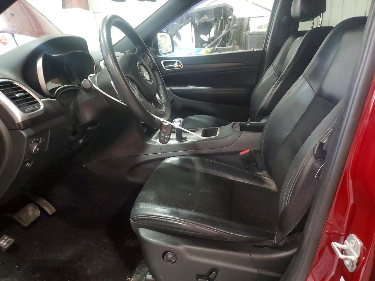2015 Jeep Grand Cherokee Laredo Red vin: 1C4RJFAG9FC208453