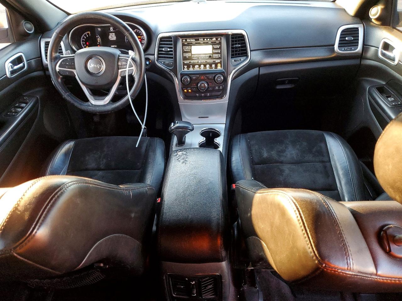 2015 Jeep Grand Cherokee Laredo Silver vin: 1C4RJFAG9FC215774