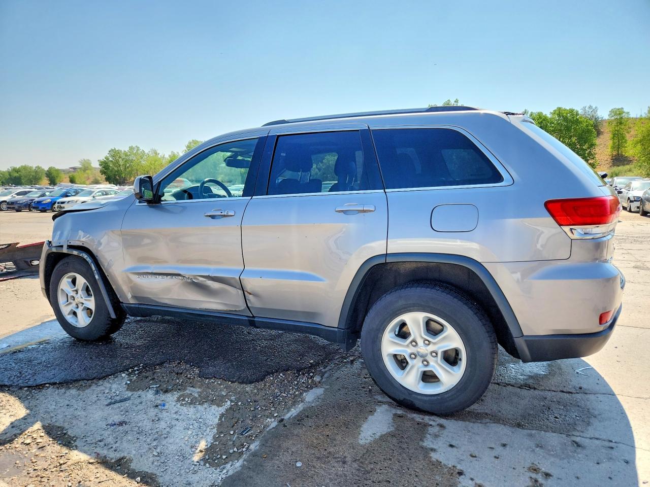 2015 Jeep Grand Cherokee Laredo Silver vin: 1C4RJFAG9FC844063