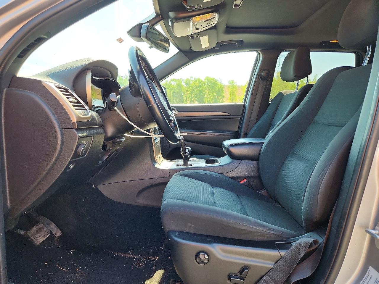 2015 Jeep Grand Cherokee Laredo Silver vin: 1C4RJFAG9FC844063