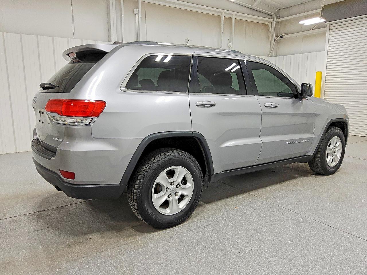 2015 Jeep Grand Cherokee Laredo Silver vin: 1C4RJFAG9FC913186