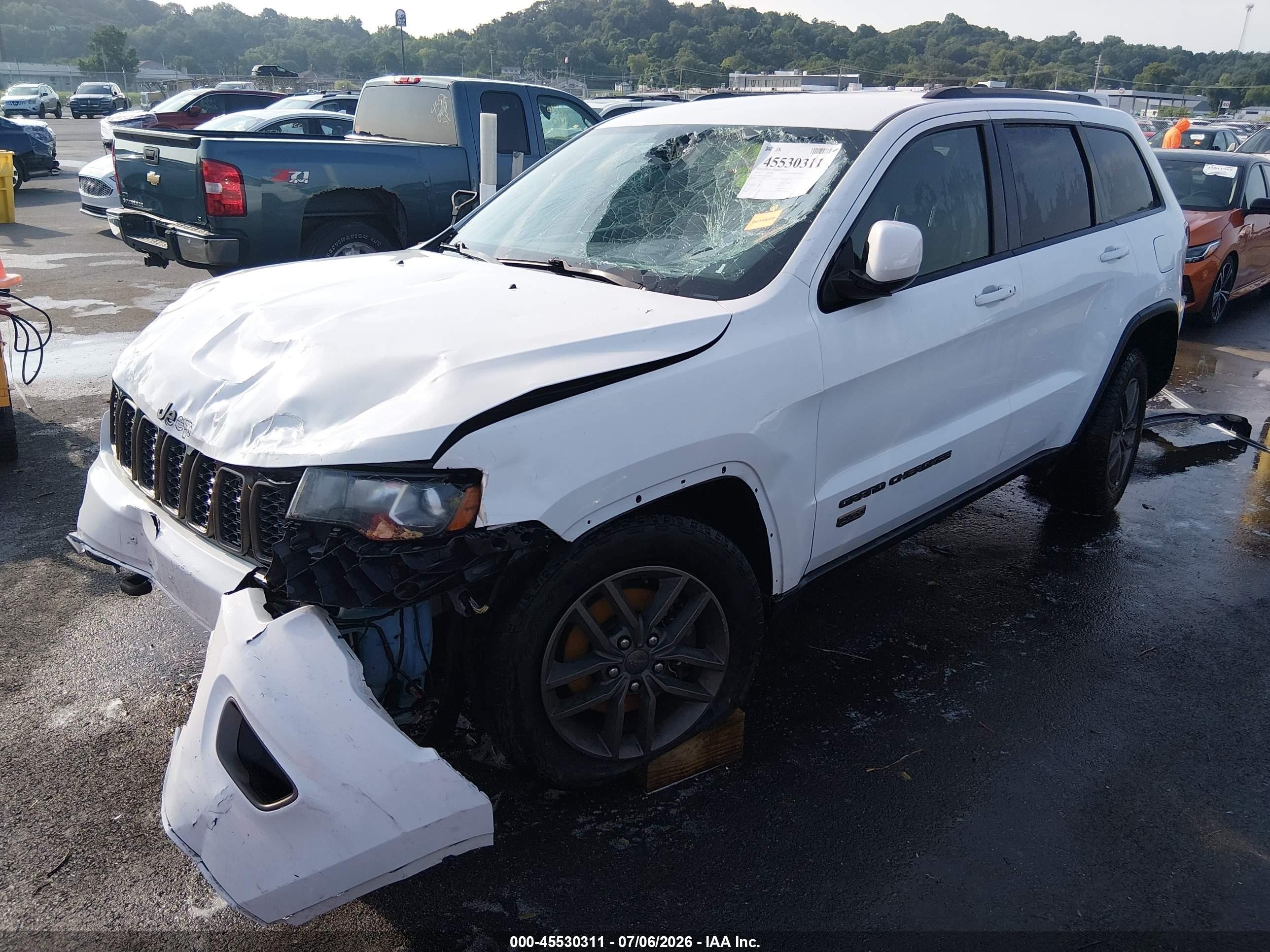 2016 Jeep Grand Cherokee 75th Anniversary White vin: 1C4RJFAG9GC480910