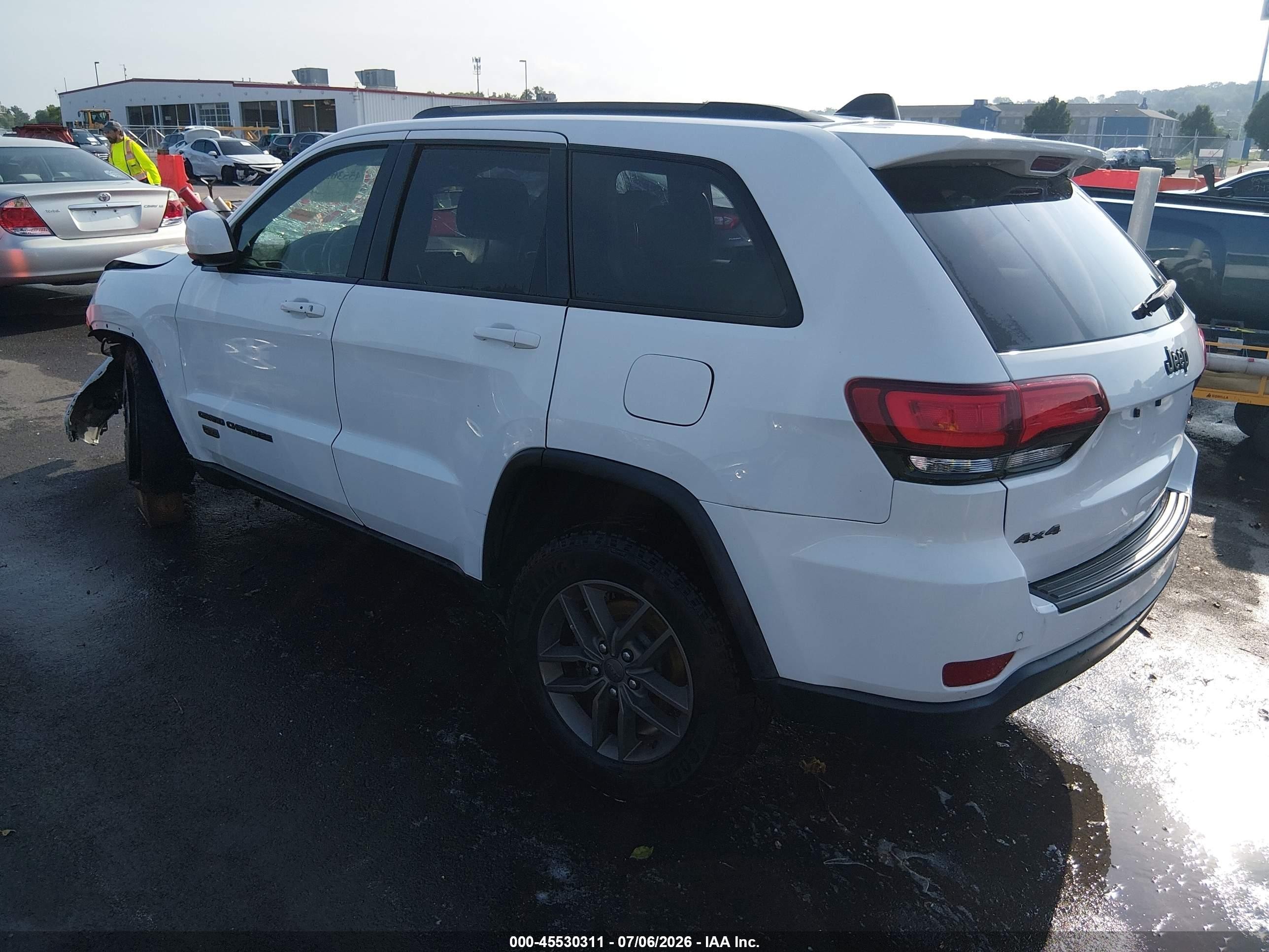 2016 Jeep Grand Cherokee 75th Anniversary White vin: 1C4RJFAG9GC480910