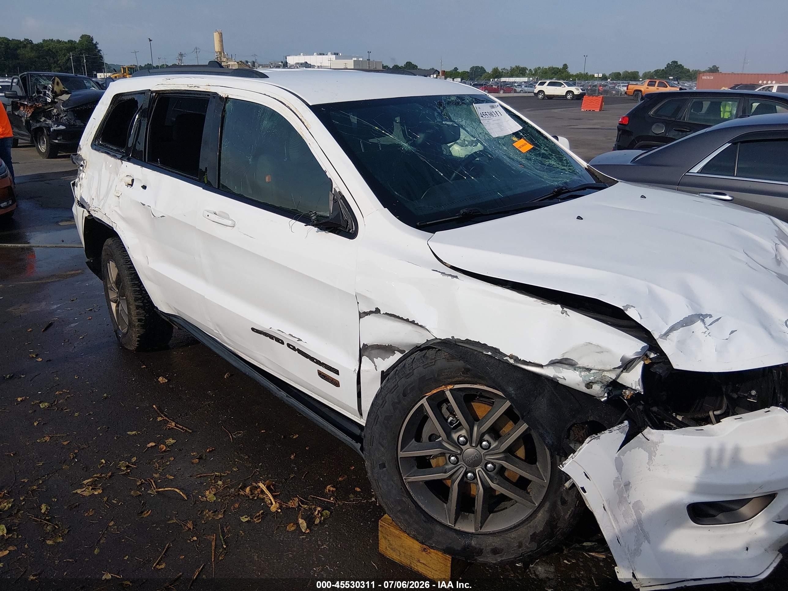 2016 Jeep Grand Cherokee 75th Anniversary White vin: 1C4RJFAG9GC480910