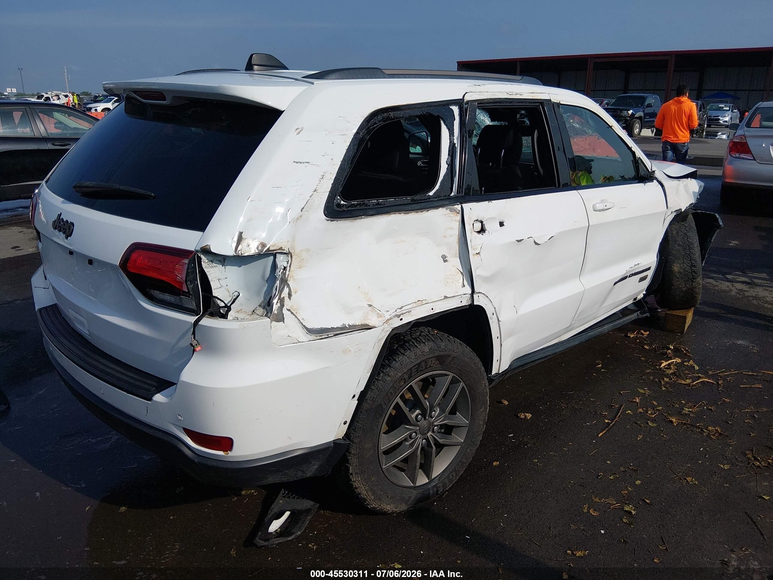 2016 Jeep Grand Cherokee 75th Anniversary White vin: 1C4RJFAG9GC480910