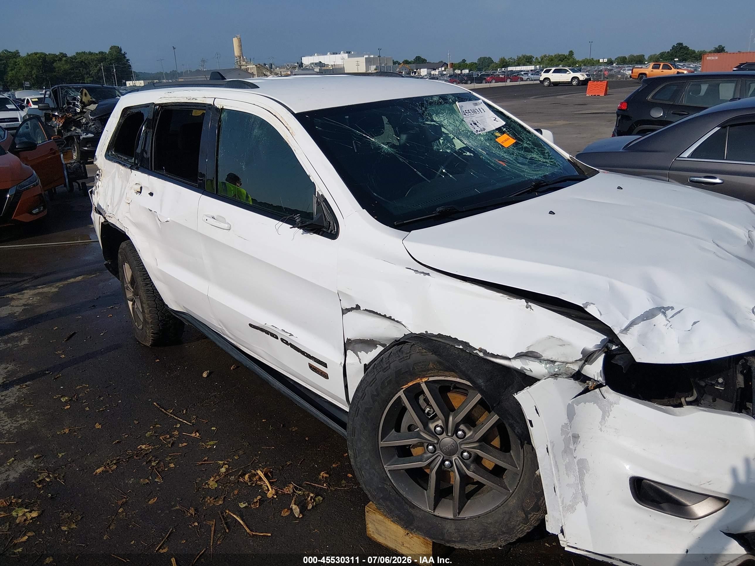 2016 Jeep Grand Cherokee 75th Anniversary White vin: 1C4RJFAG9GC480910