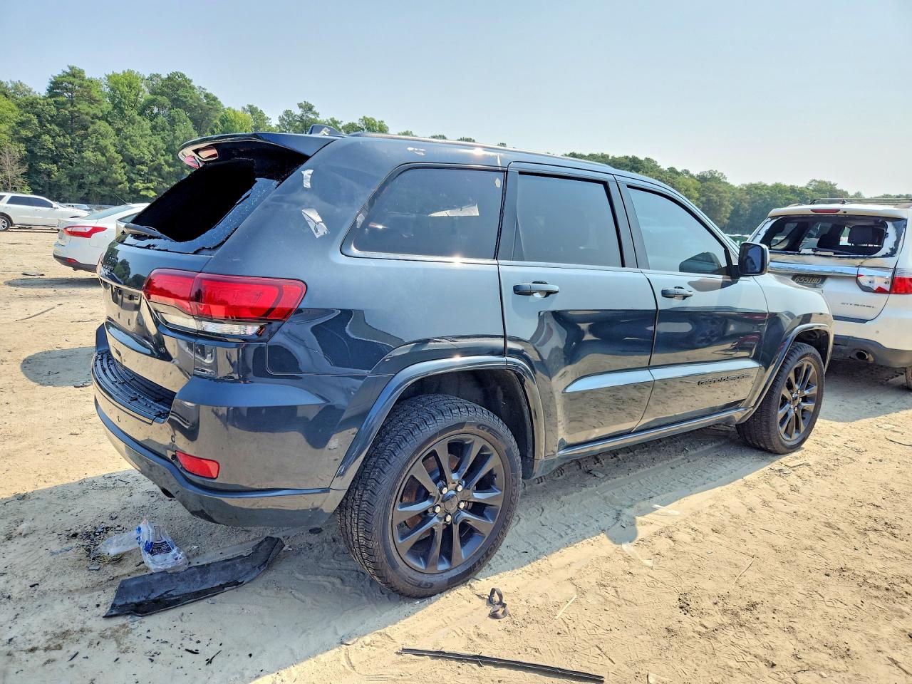 2018 Jeep Grand Cherokee Laredo Gray vin: 1C4RJFAG9JC179724