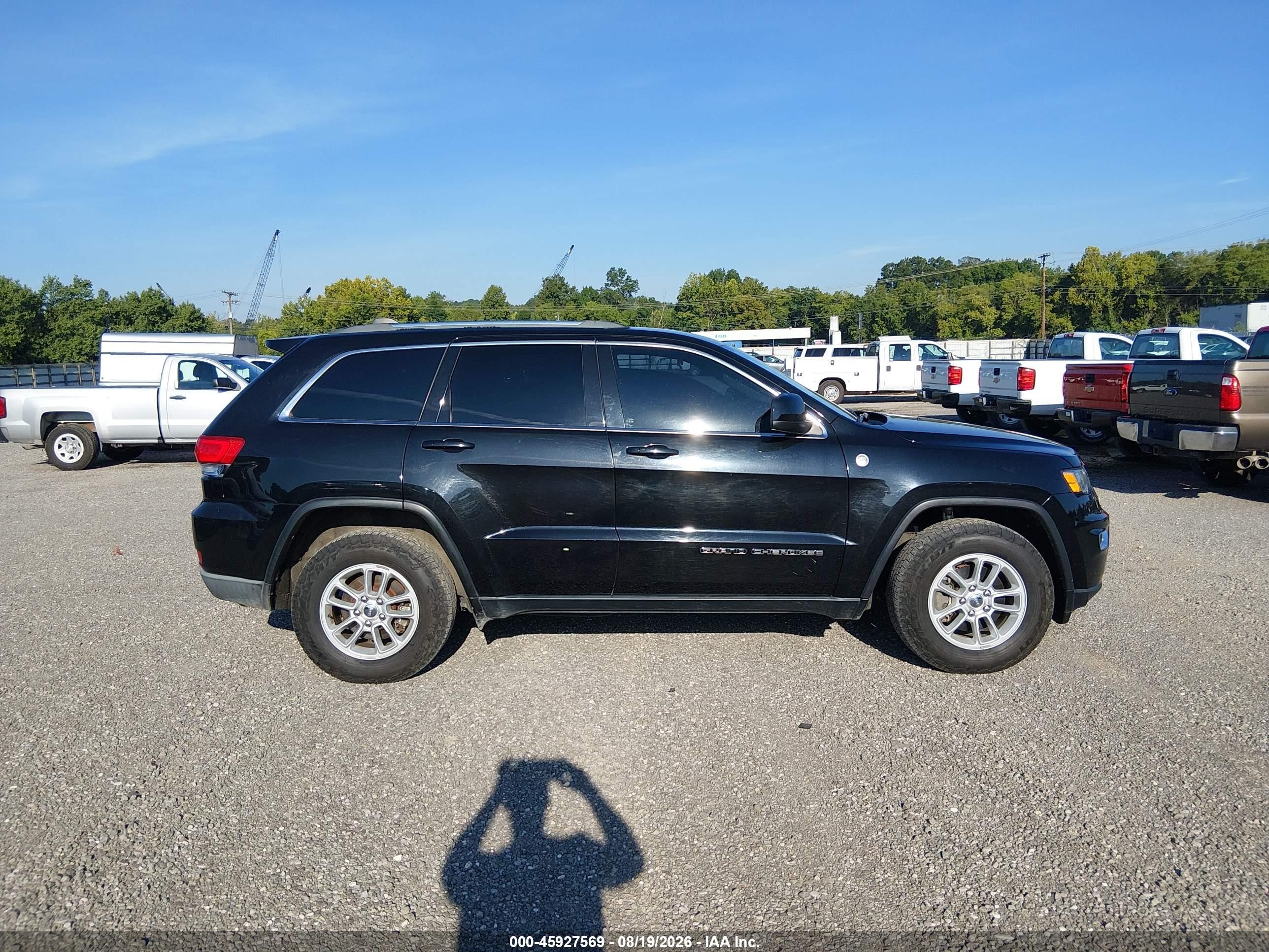 2018 Jeep Grand Cherokee Laredo E 4x4 Black vin: 1C4RJFAG9JC420097