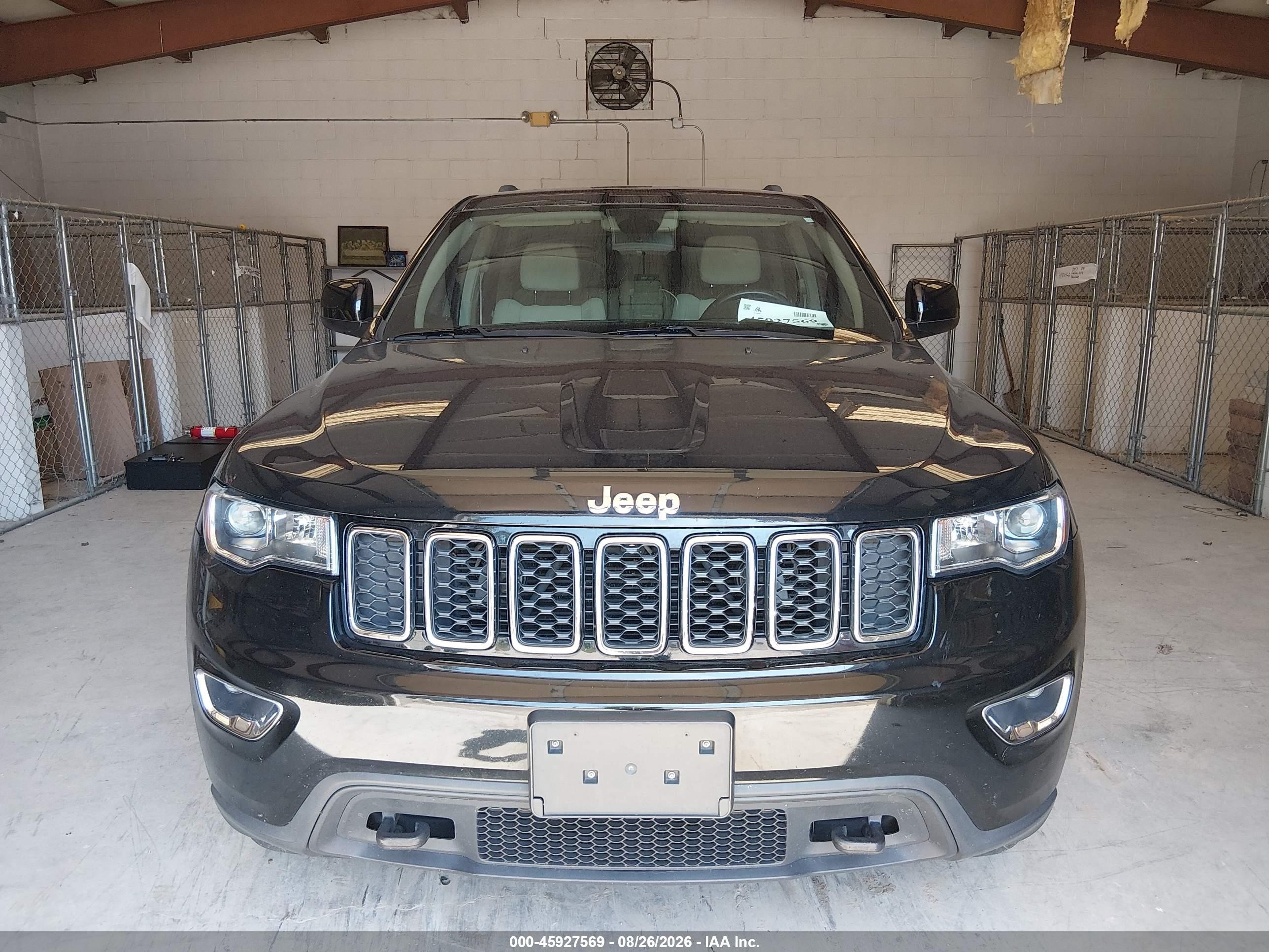 2018 Jeep Grand Cherokee Laredo E 4x4 Black vin: 1C4RJFAG9JC420097