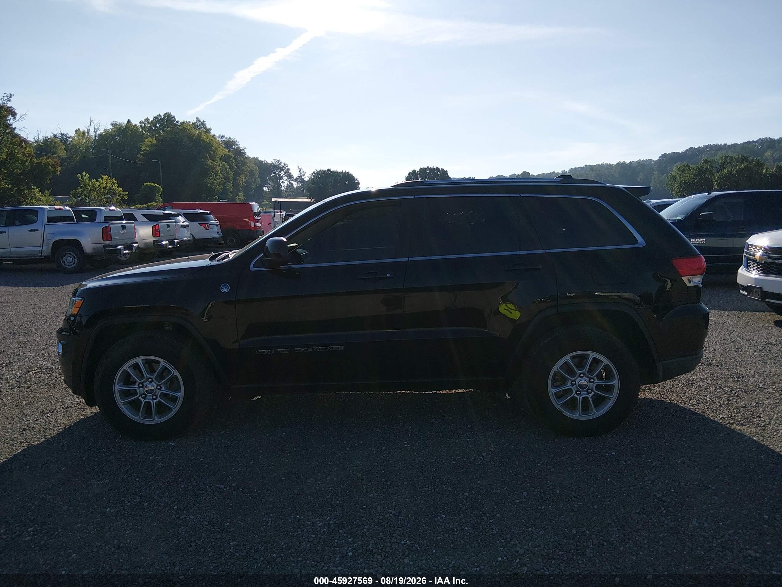 2018 Jeep Grand Cherokee Laredo E 4x4 Black vin: 1C4RJFAG9JC420097