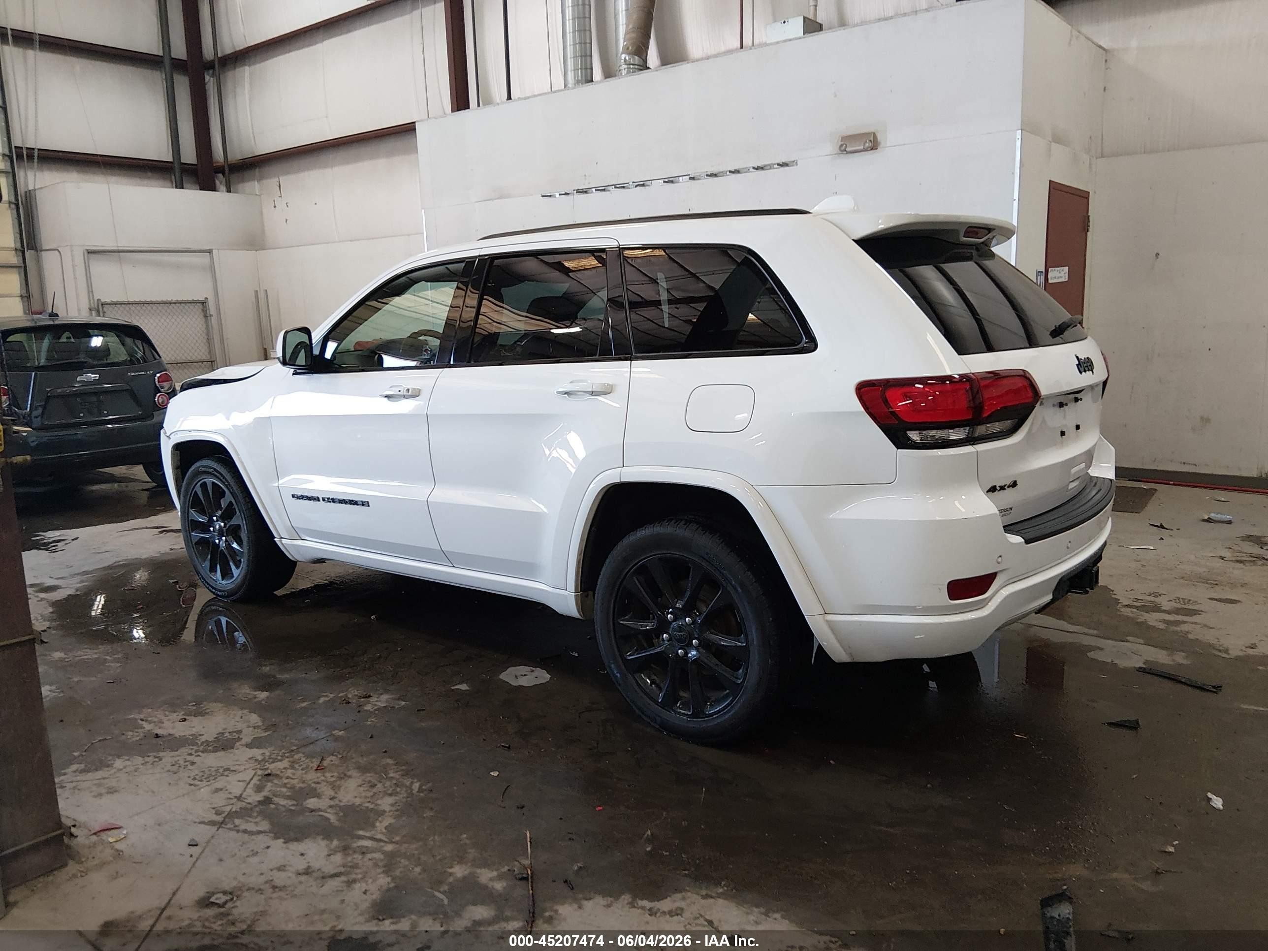 2018 Jeep Grand Cherokee Altitude 4x4 White vin: 1C4RJFAG9JC491509