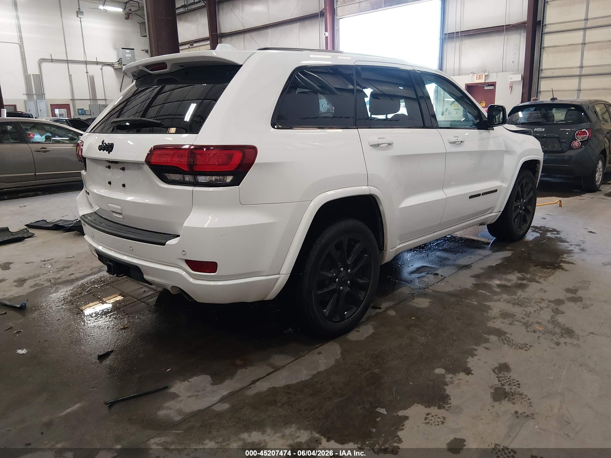 2018 Jeep Grand Cherokee Altitude 4x4 White vin: 1C4RJFAG9JC491509