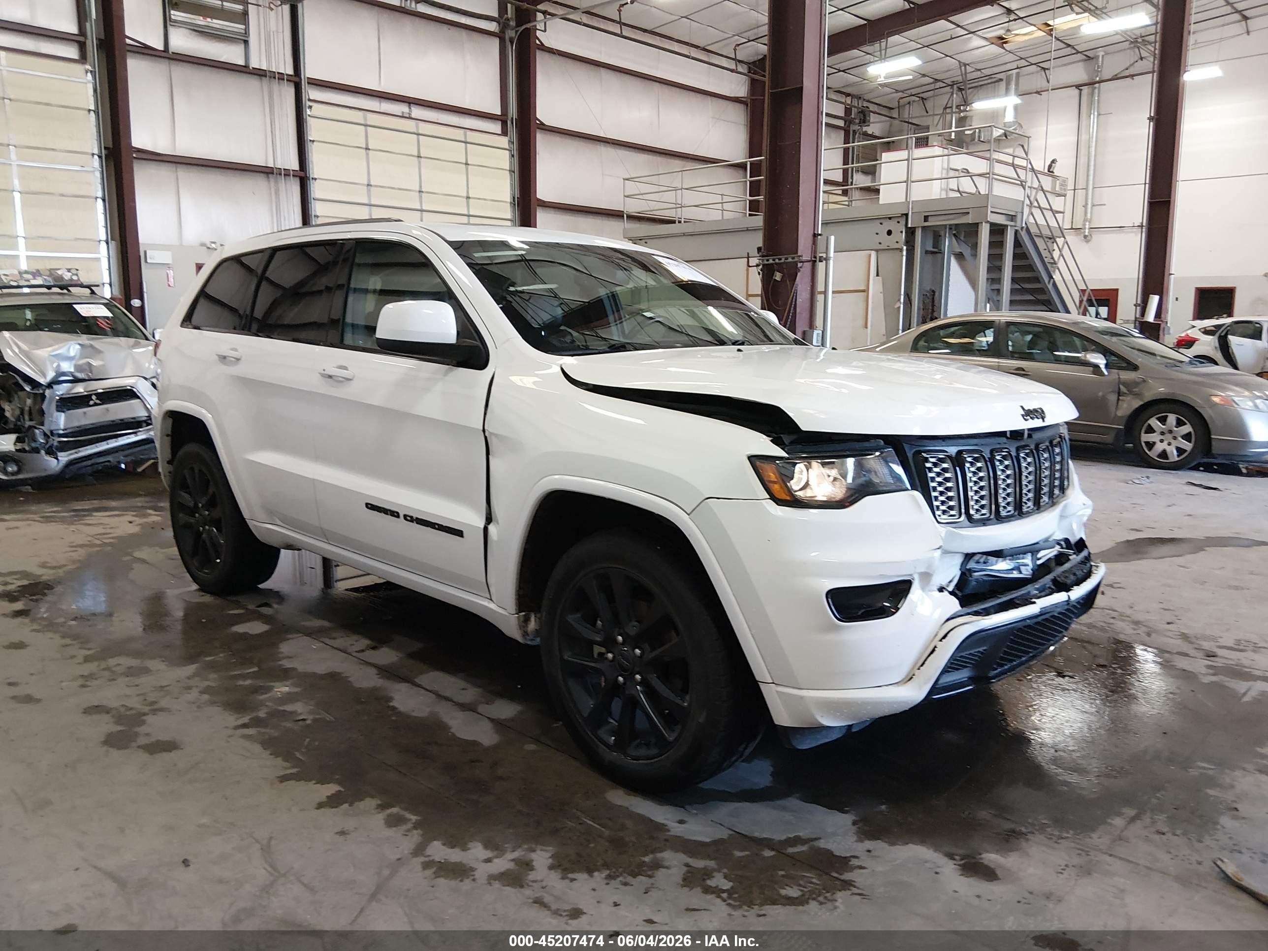 2018 Jeep Grand Cherokee Altitude 4x4 White vin: 1C4RJFAG9JC491509