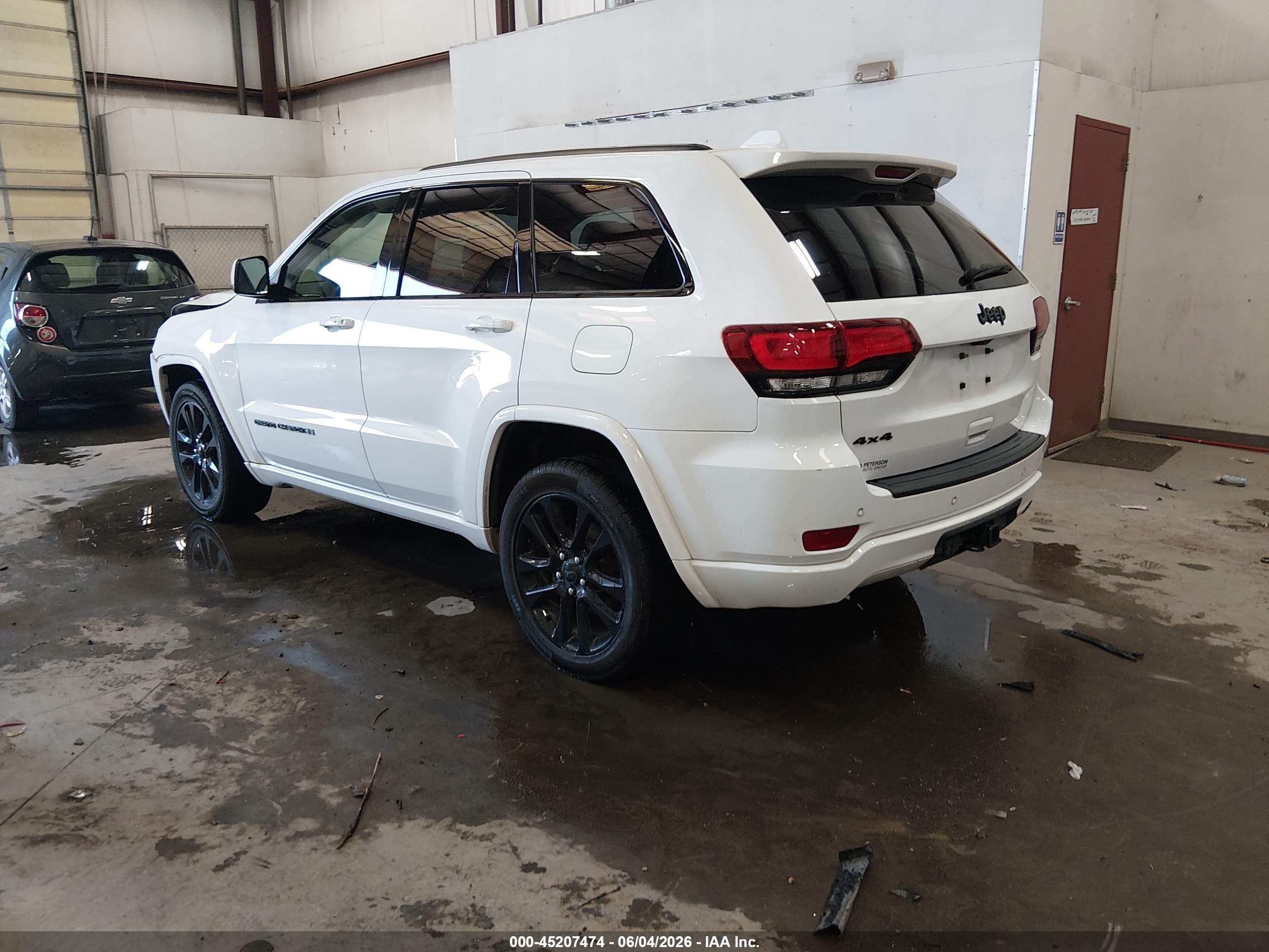2018 Jeep Grand Cherokee Altitude 4x4 White vin: 1C4RJFAG9JC491509