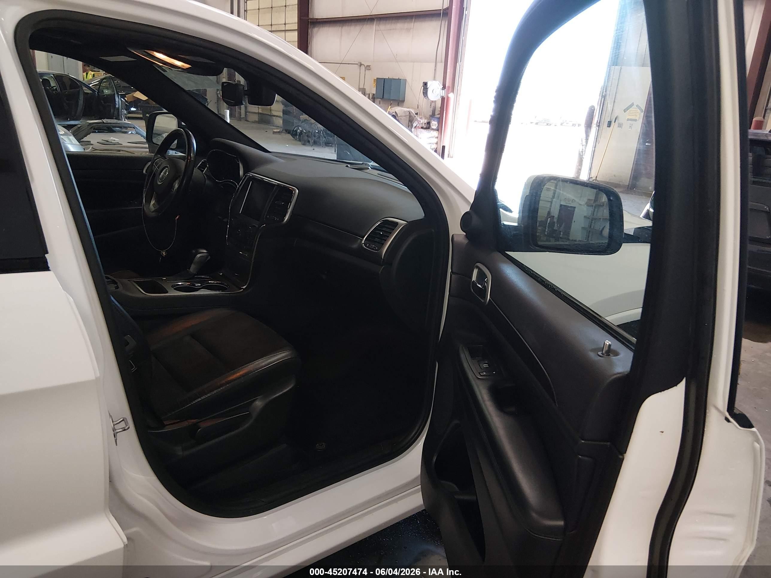 2018 Jeep Grand Cherokee Altitude 4x4 White vin: 1C4RJFAG9JC491509