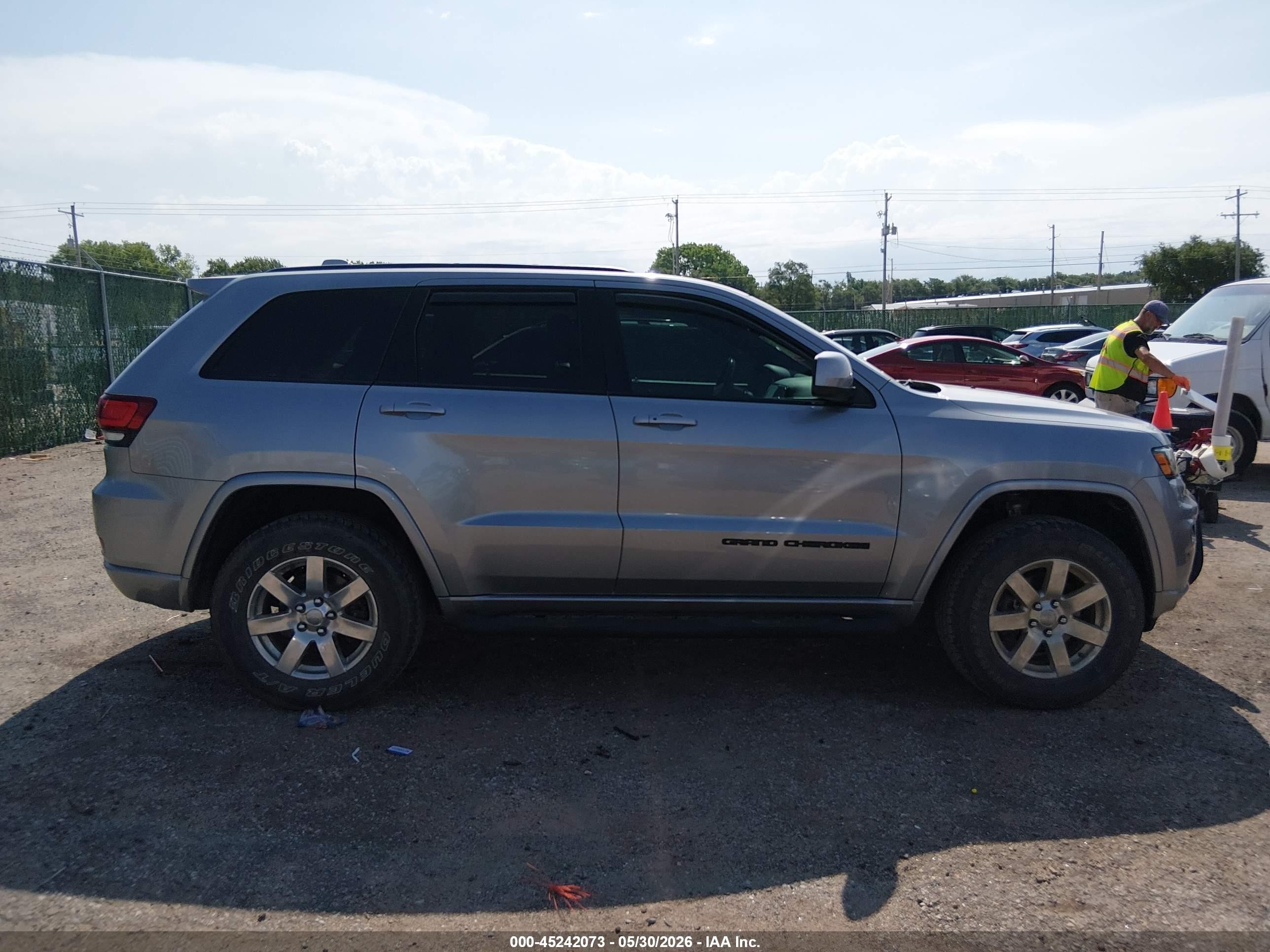 2019 Jeep Grand Cherokee Altitude 4x4 Silver vin: 1C4RJFAG9KC566274