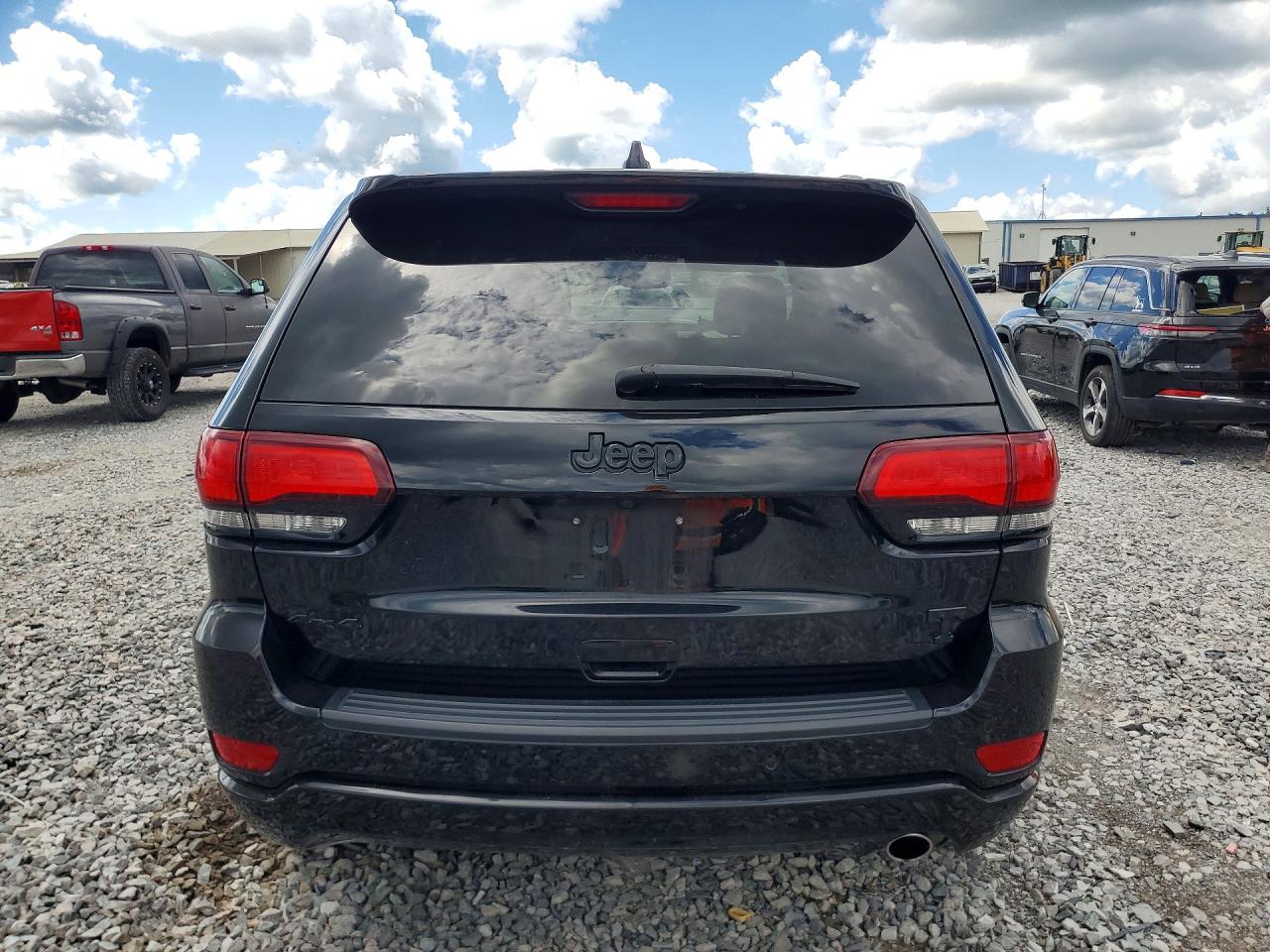 2019 Jeep Grand Cherokee Laredo Черный vin: 1C4RJFAG9KC729957