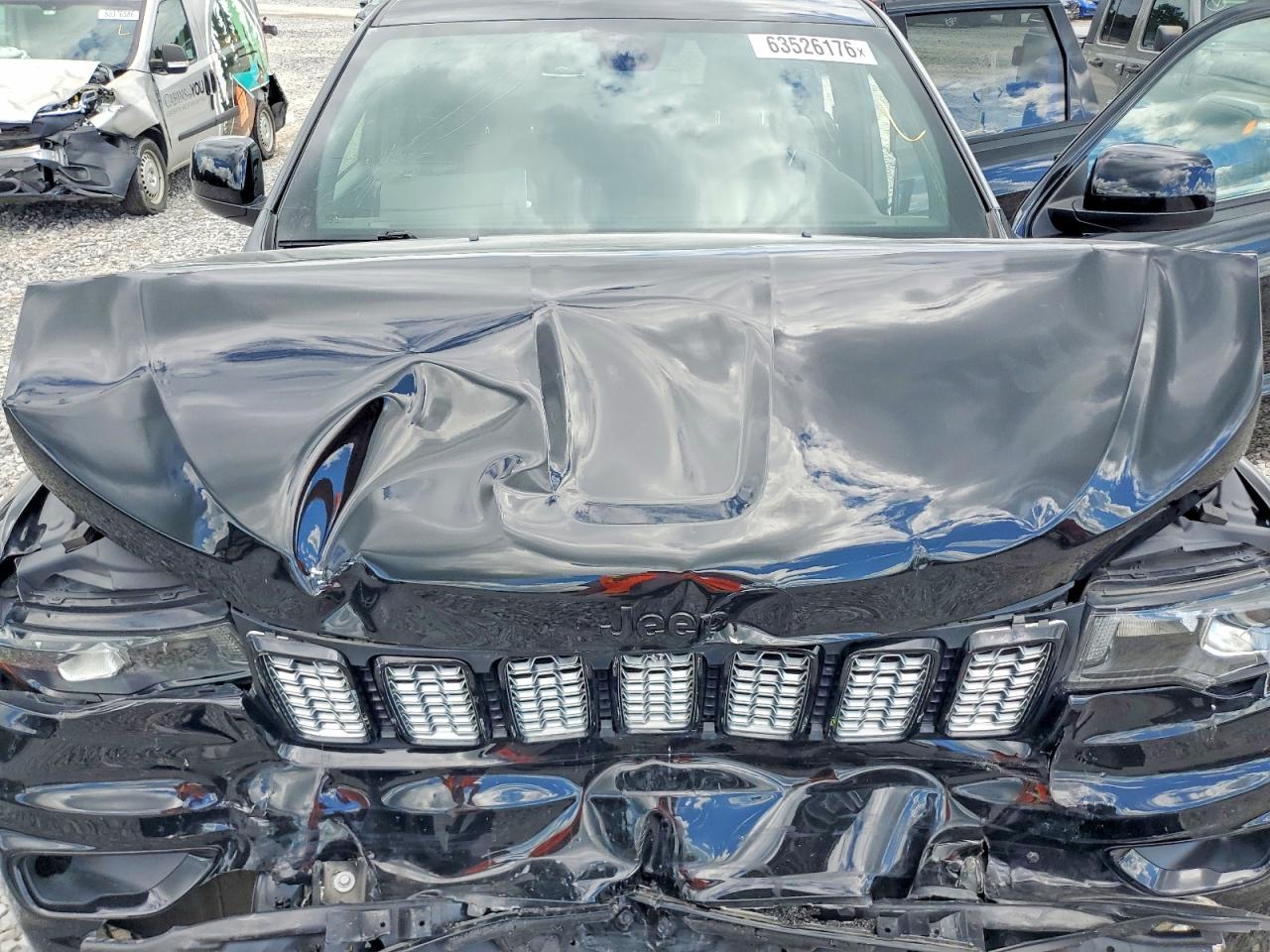 2019 Jeep Grand Cherokee Laredo Черный vin: 1C4RJFAG9KC729957