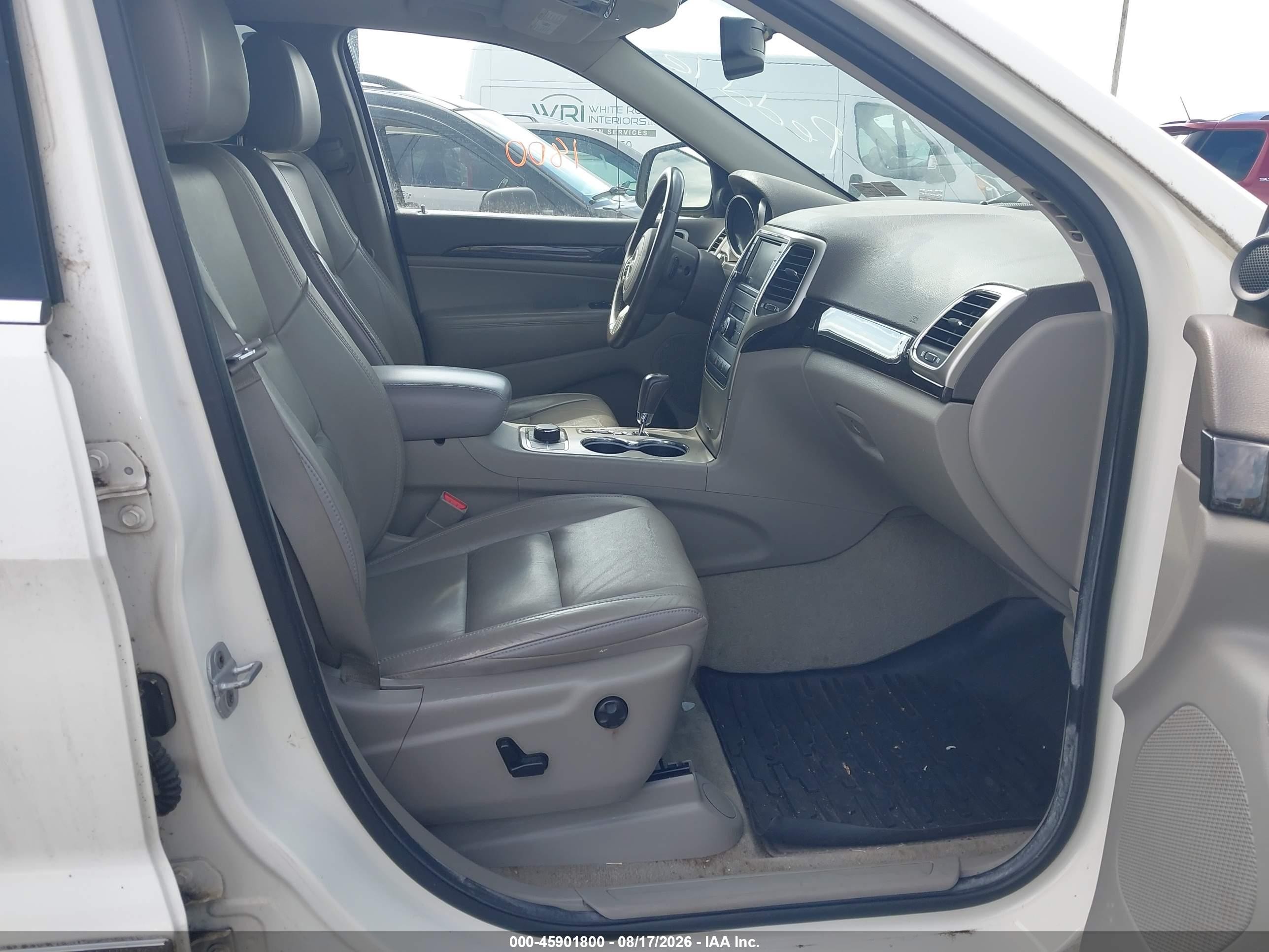2012 Jeep Grand Cherokee Laredo Белый vin: 1C4RJFAGXCC132737