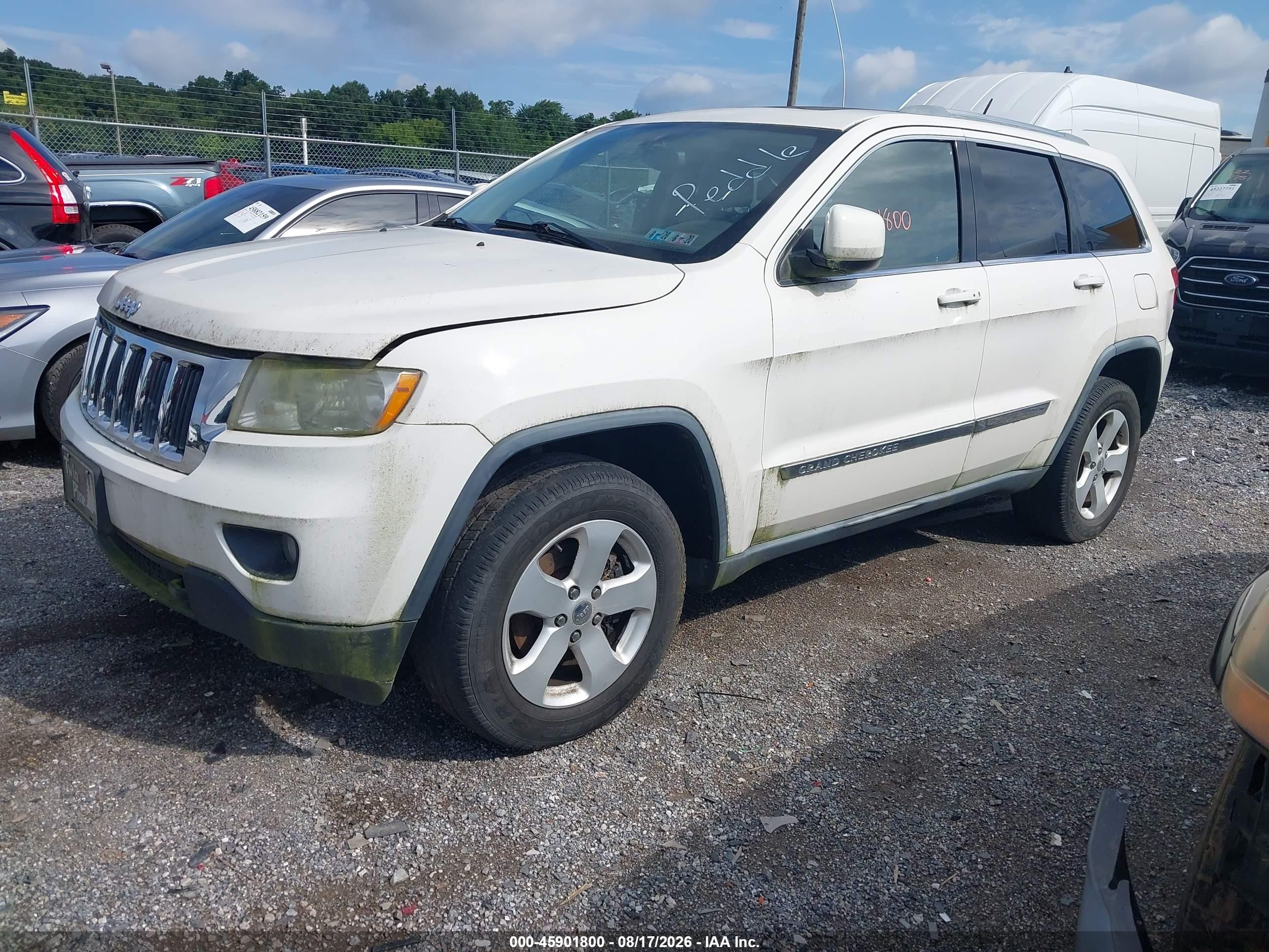 2012 Jeep Grand Cherokee Laredo Белый vin: 1C4RJFAGXCC132737
