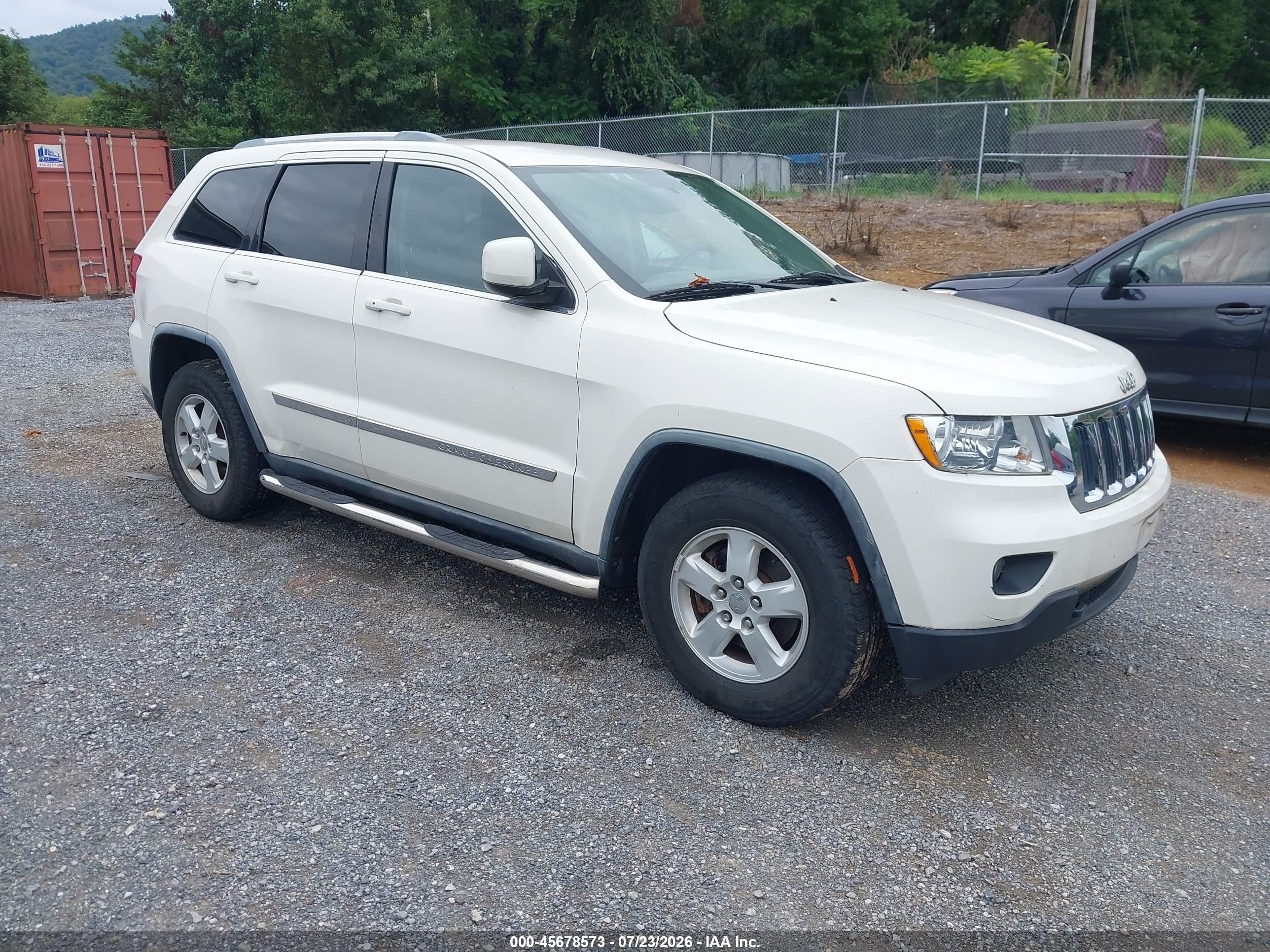 2012 Jeep Grand Cherokee Laredo White vin: 1C4RJFAGXCC155743
