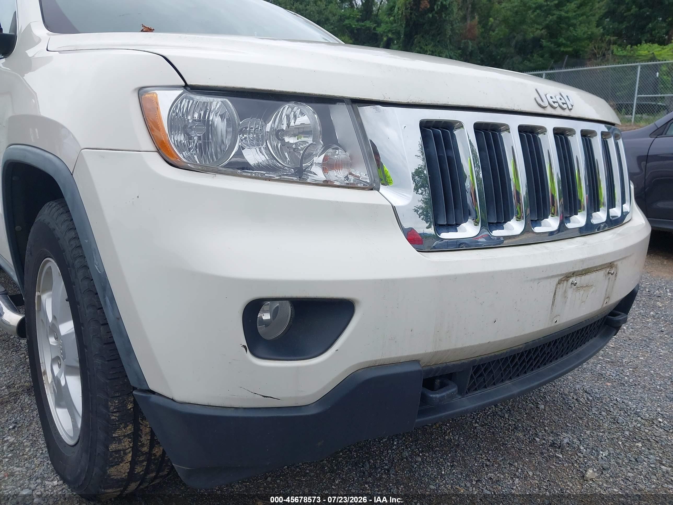 2012 Jeep Grand Cherokee Laredo Белый vin: 1C4RJFAGXCC155743