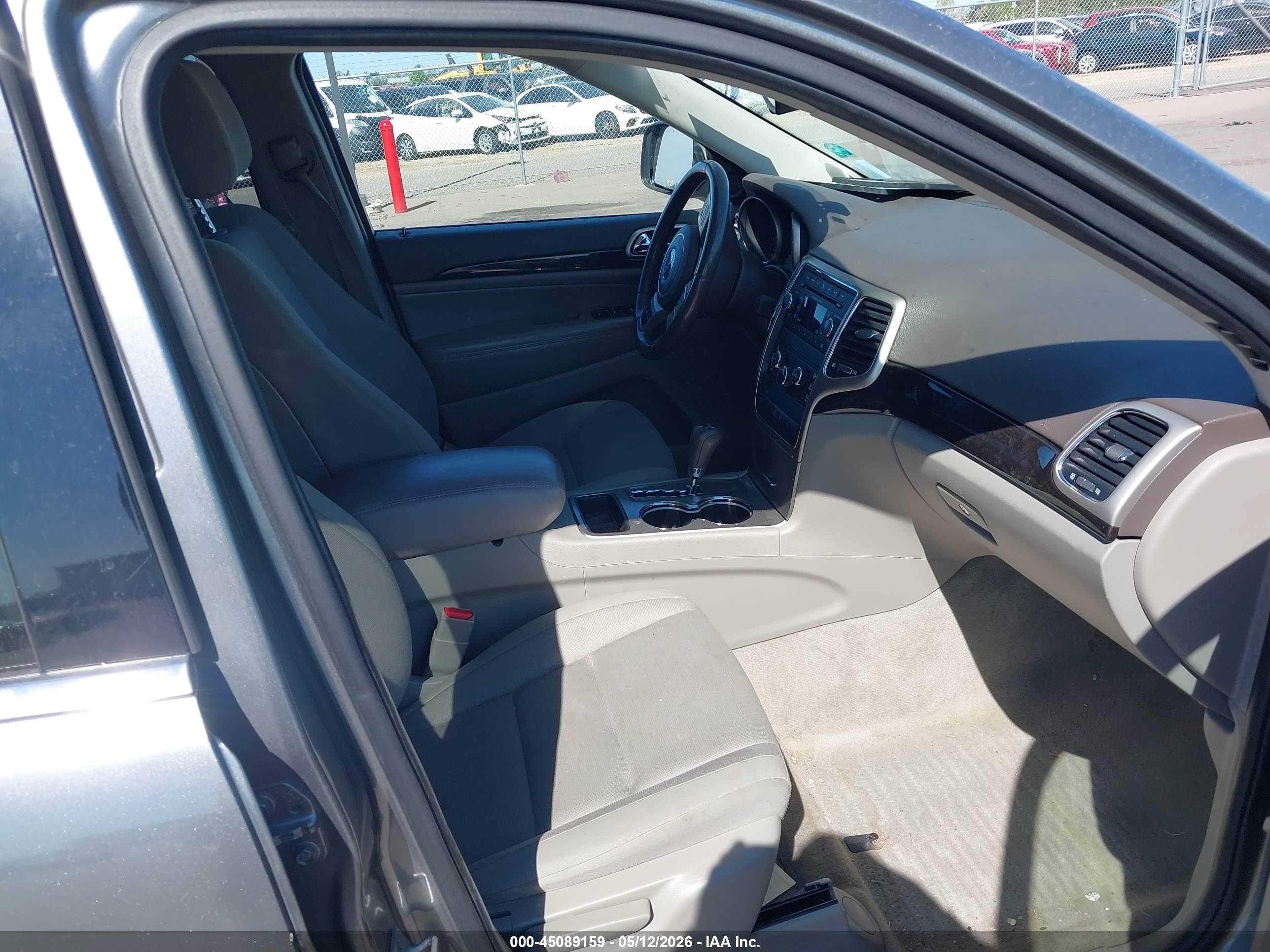 2012 Jeep Grand Cherokee Laredo Gray vin: 1C4RJFAGXCC169514