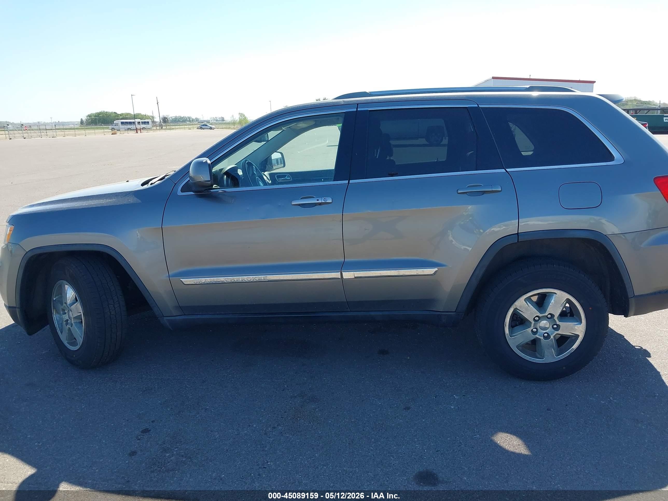 2012 Jeep Grand Cherokee Laredo Gray vin: 1C4RJFAGXCC169514