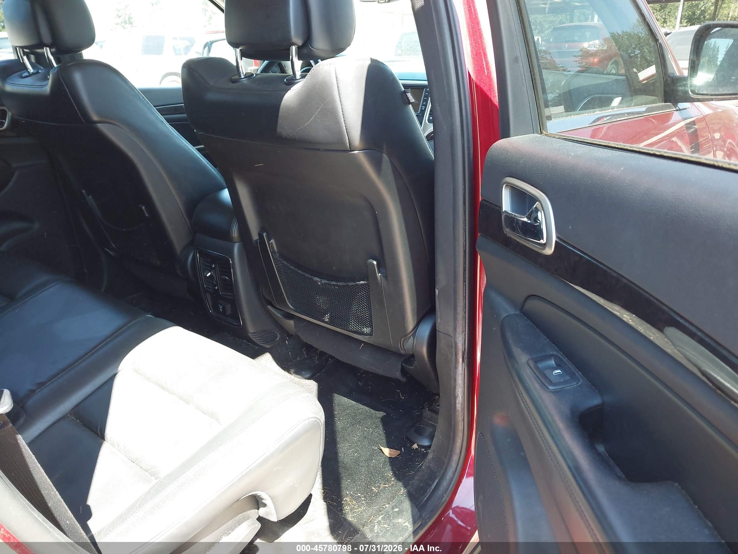 2012 Jeep Grand Cherokee Laredo Cream vin: 1C4RJFAGXCC233244