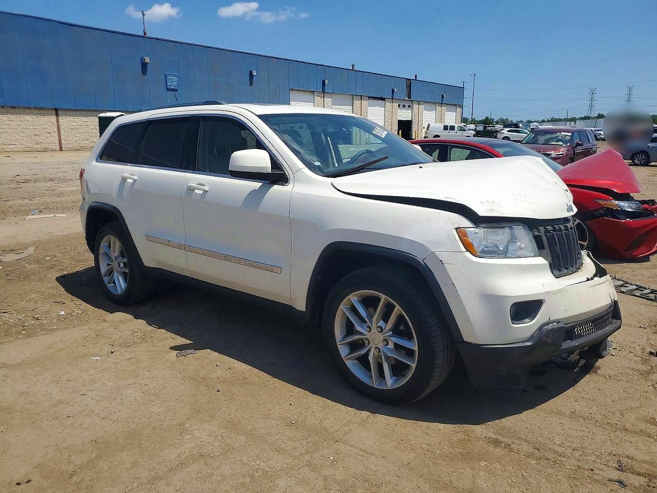 2012 Jeep Grand Cherokee Laredo White vin: 1C4RJFAGXCC242669