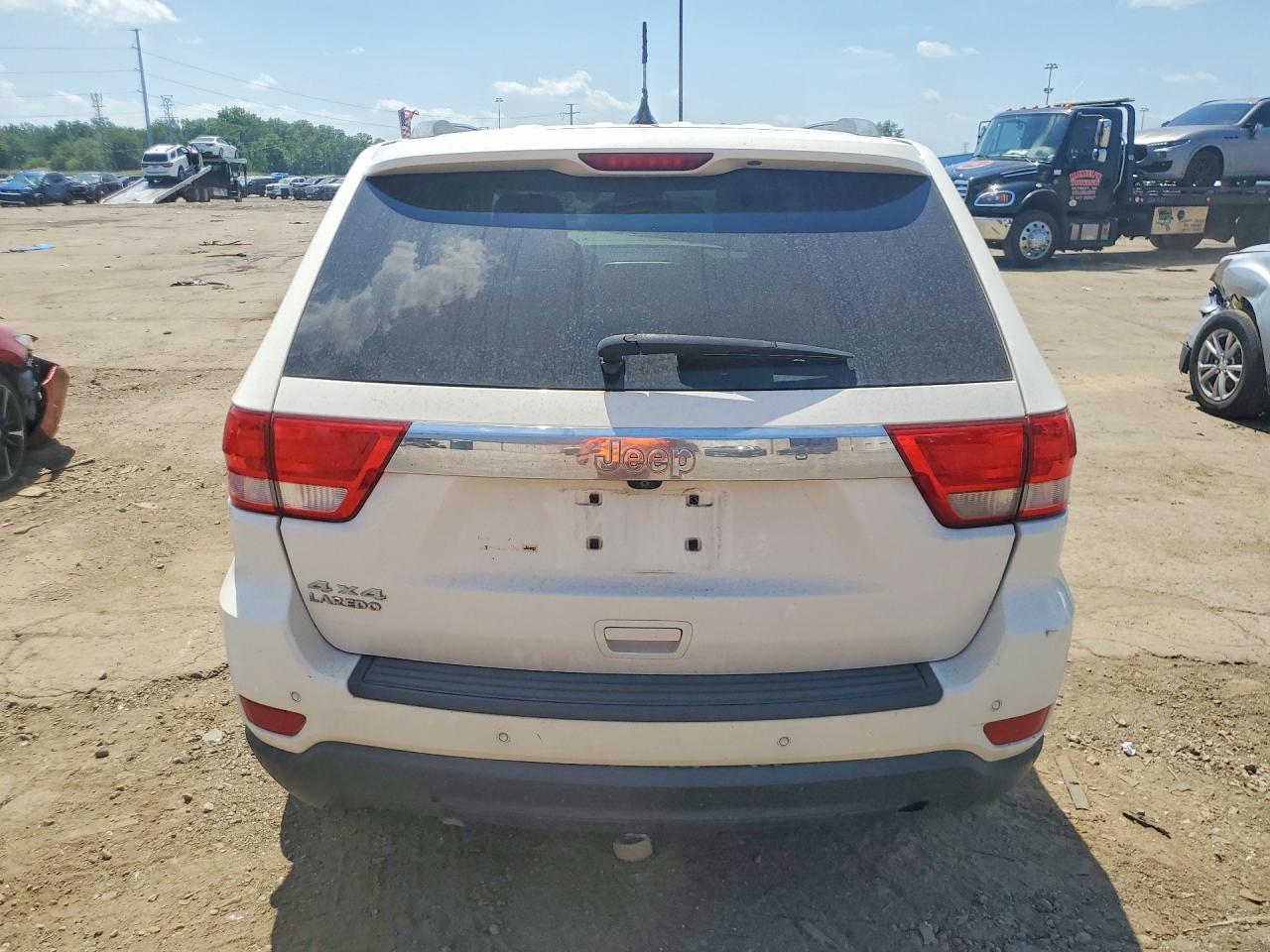 2012 Jeep Grand Cherokee Laredo White vin: 1C4RJFAGXCC242669