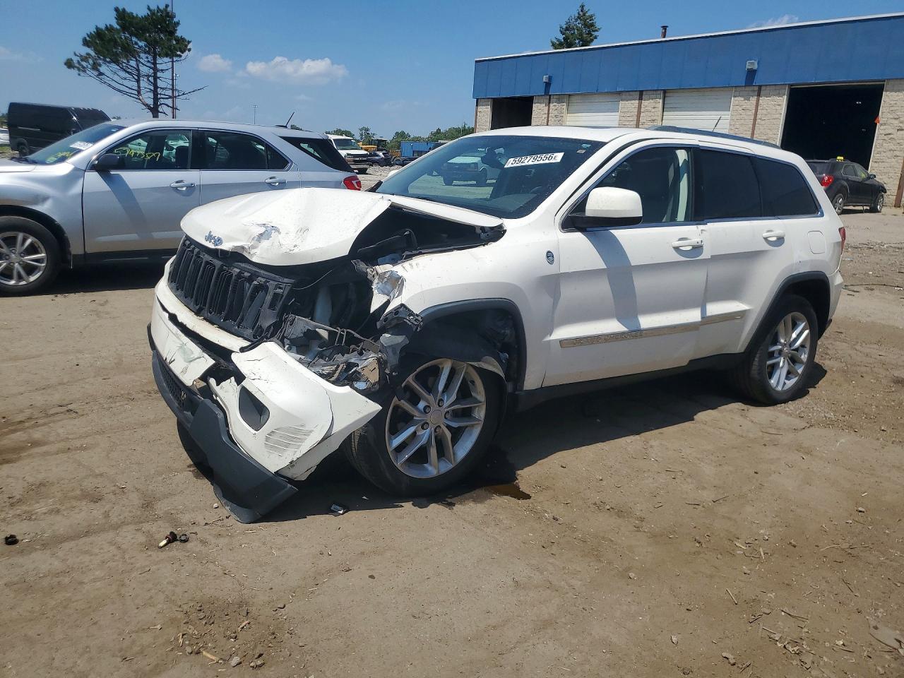 2012 Jeep Grand Cherokee Laredo White vin: 1C4RJFAGXCC242669