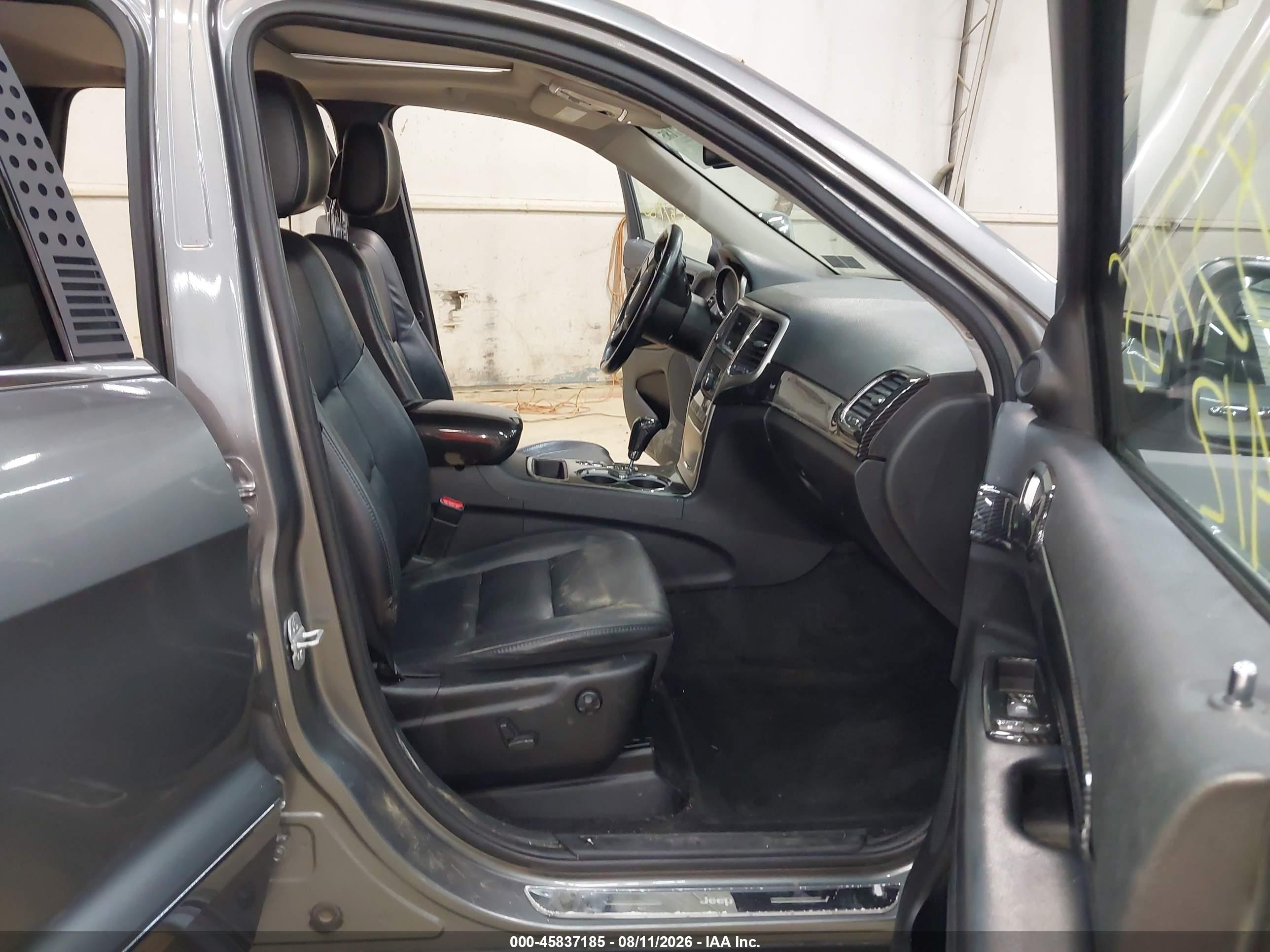 2012 Jeep Grand Cherokee Laredo Gray vin: 1C4RJFAGXCC280483