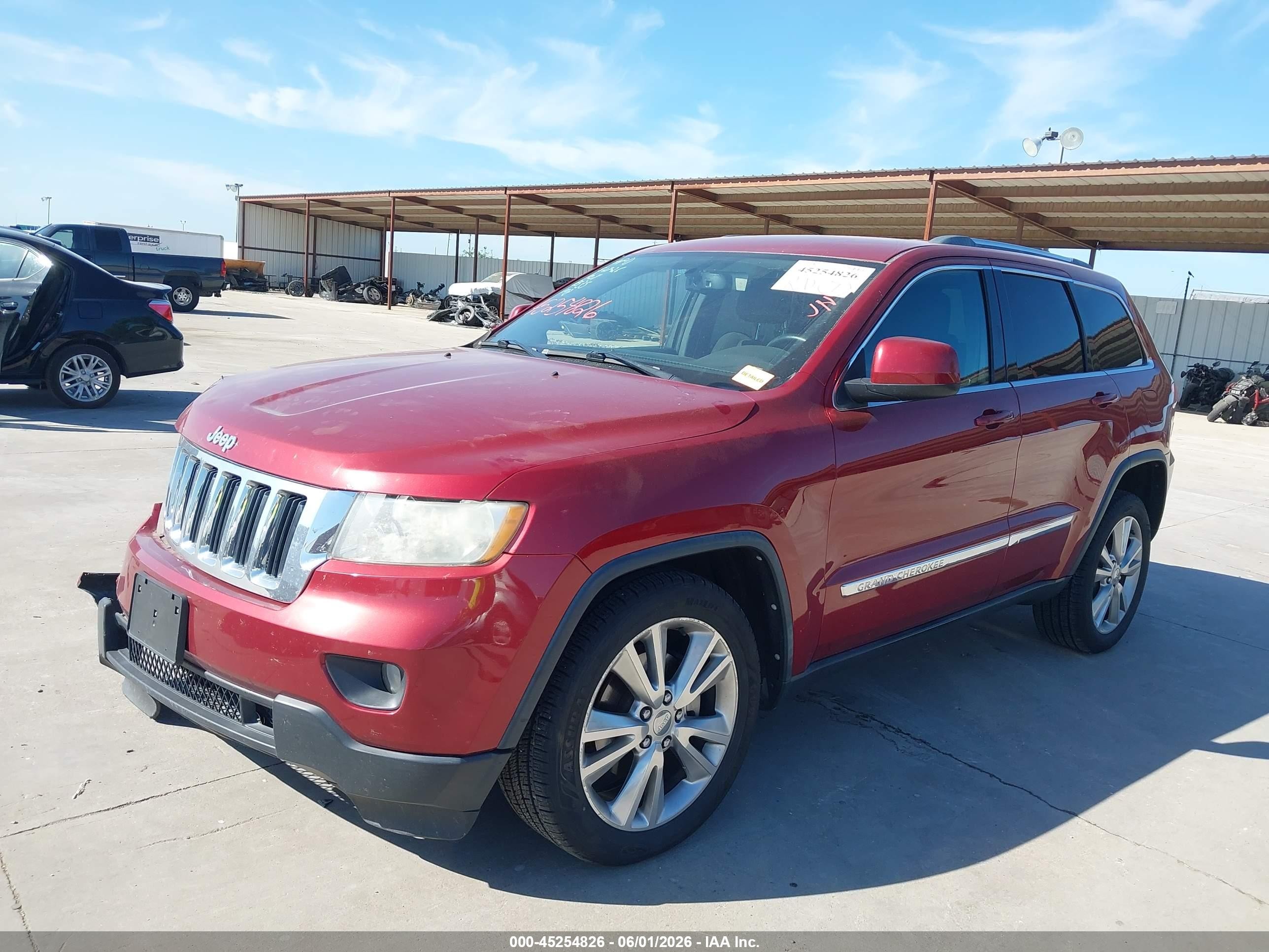2012 Jeep Grand Cherokee Laredo Бордовый vin: 1C4RJFAGXCC288535