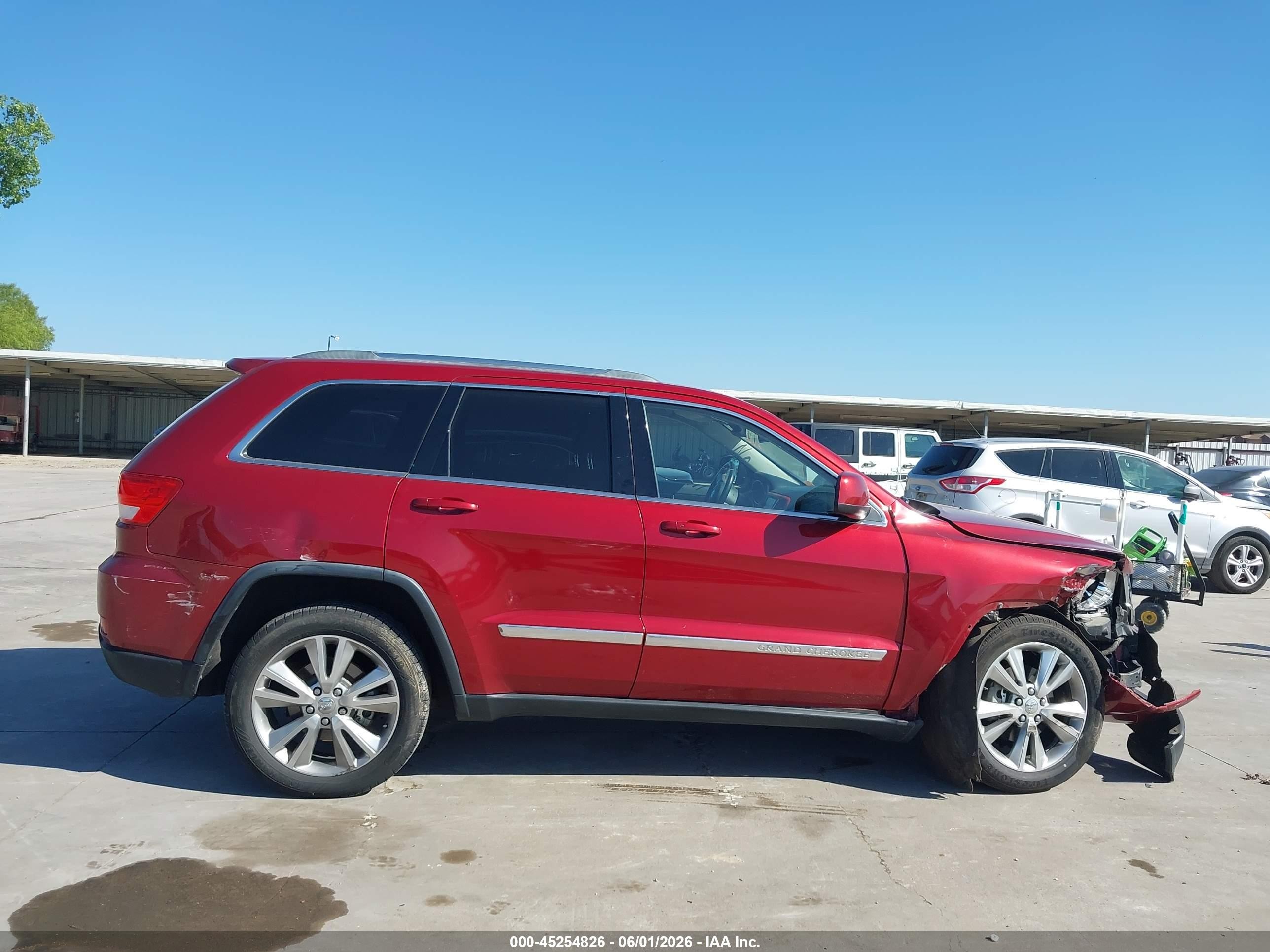 2012 Jeep Grand Cherokee Laredo Бордовый vin: 1C4RJFAGXCC288535