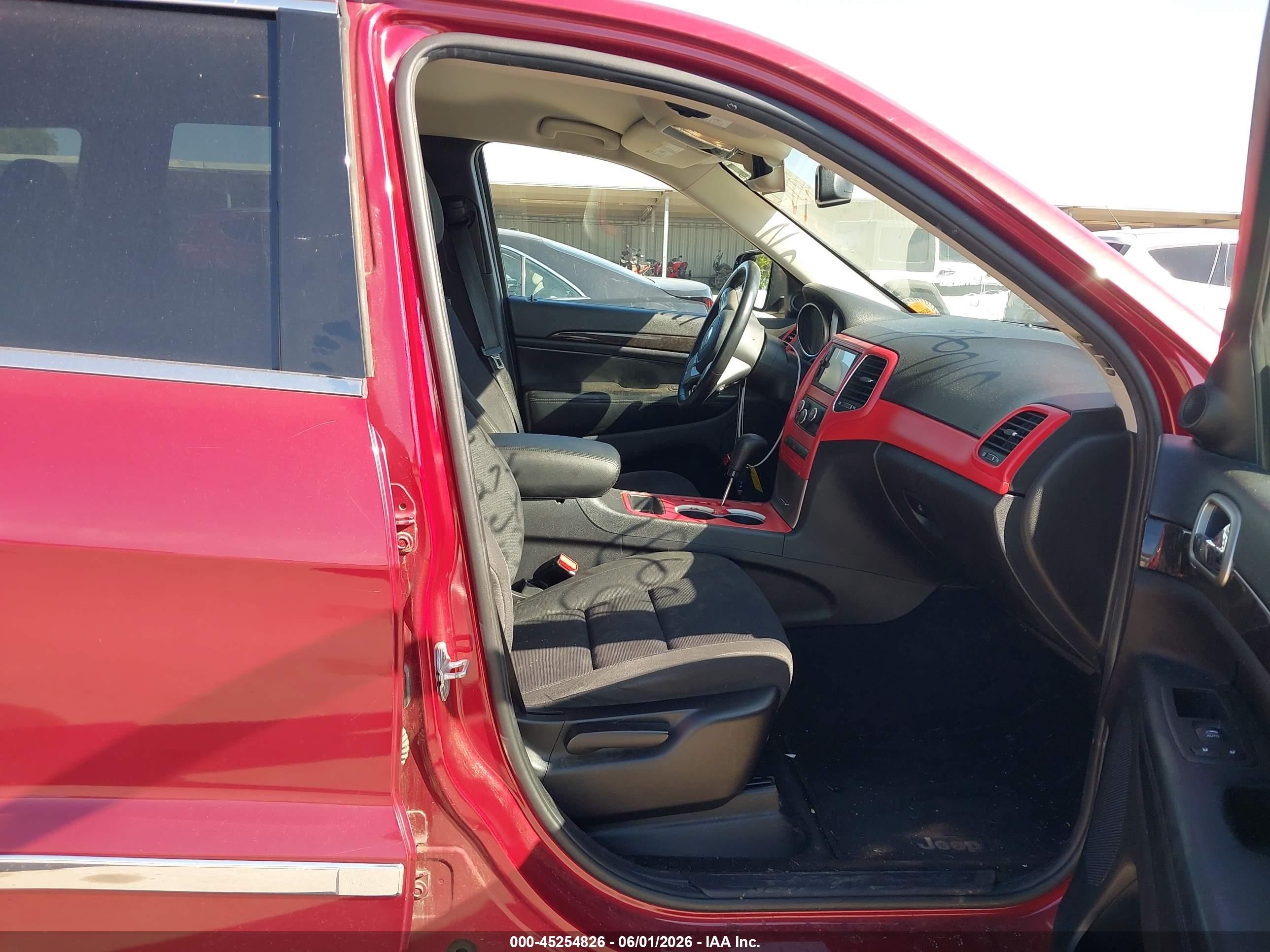 2012 Jeep Grand Cherokee Laredo Бордовый vin: 1C4RJFAGXCC288535