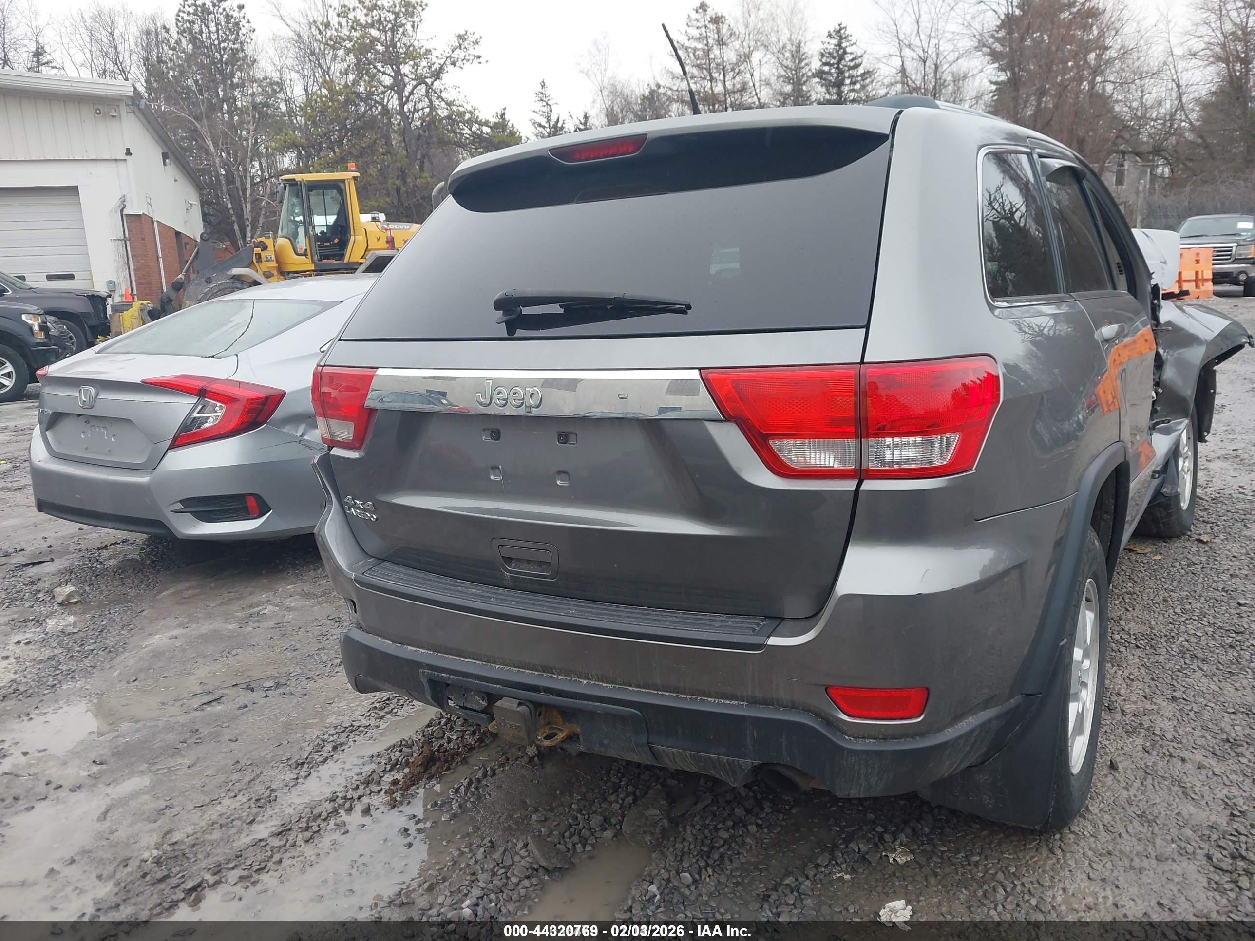 2013 Jeep Grand Cherokee Laredo Gray vin: 1C4RJFAGXDC506961