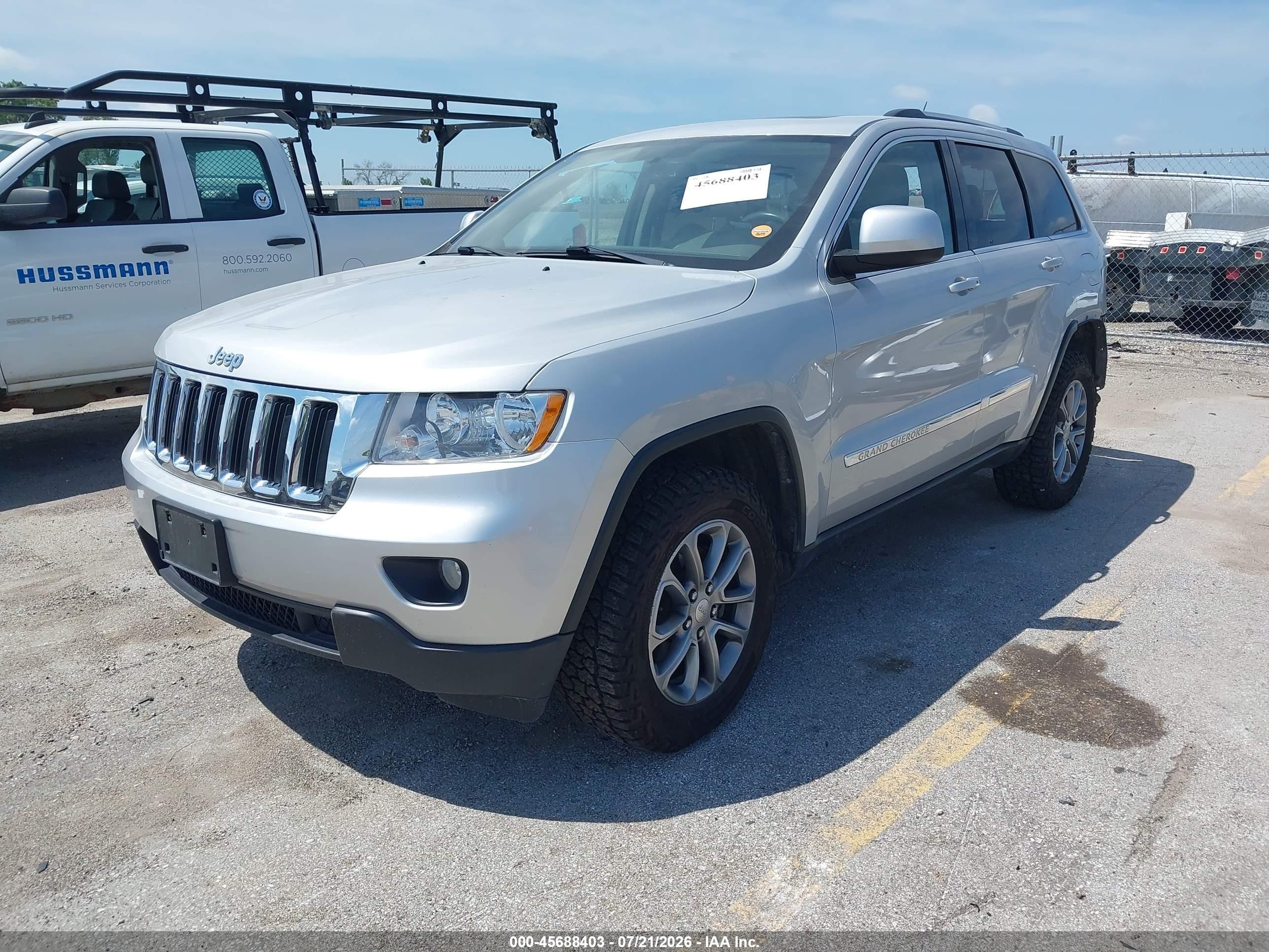 2013 Jeep Grand Cherokee Laredo Серебряный vin: 1C4RJFAGXDC518303