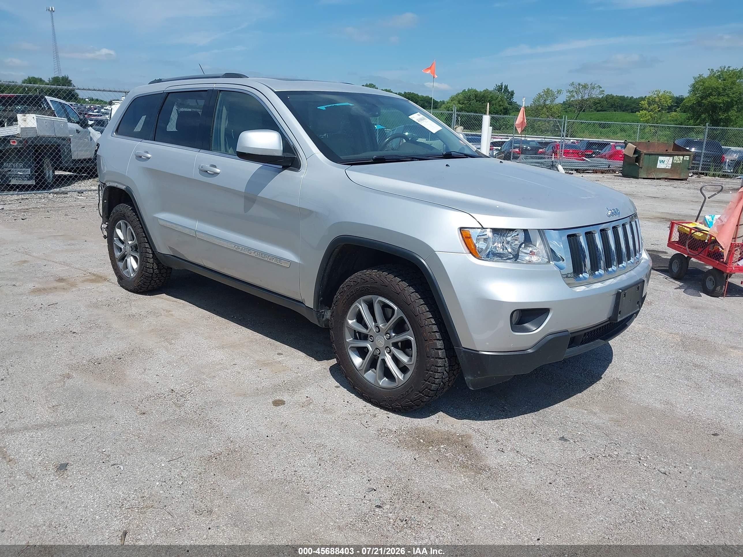 2013 Jeep Grand Cherokee Laredo Серебряный vin: 1C4RJFAGXDC518303