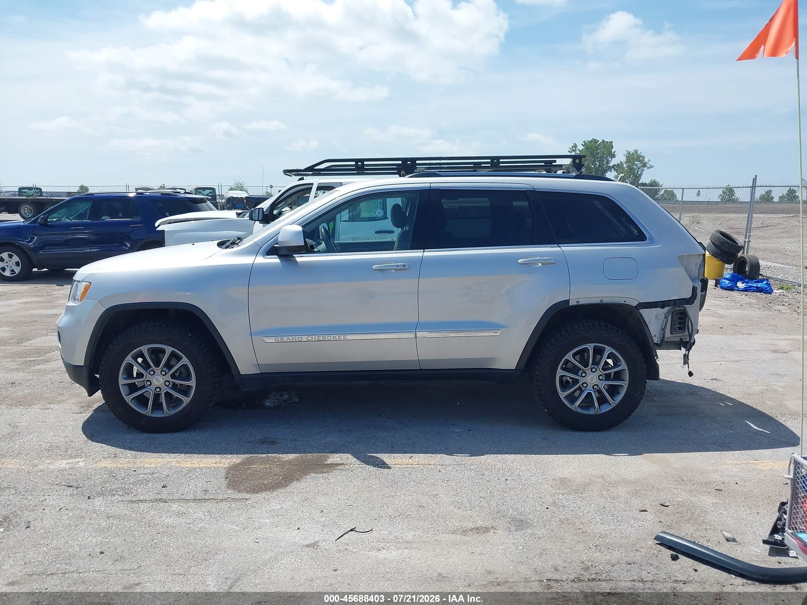 2013 Jeep Grand Cherokee Laredo Серебряный vin: 1C4RJFAGXDC518303
