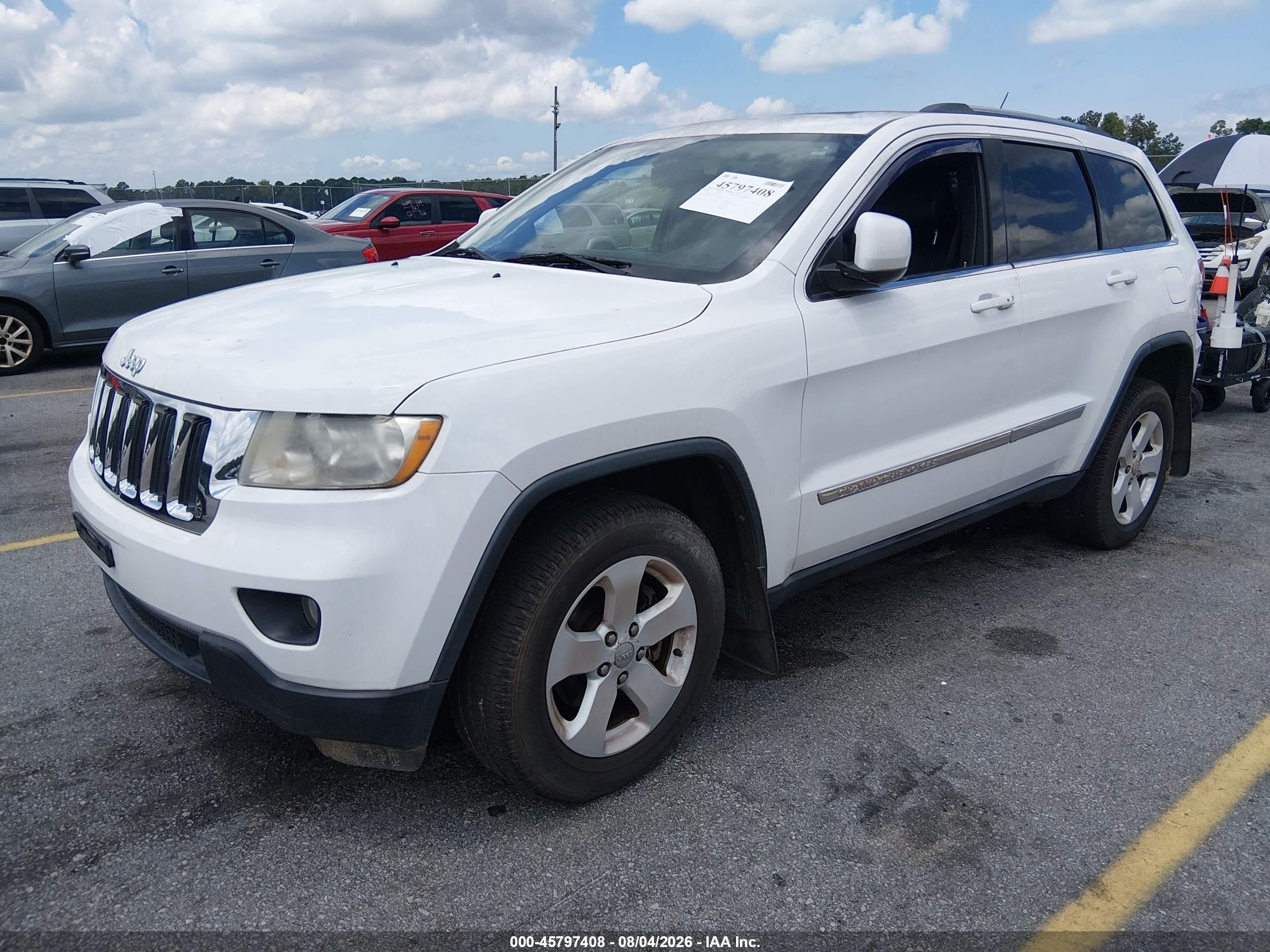 2013 Jeep Grand Cherokee Laredo White vin: 1C4RJFAGXDC532735