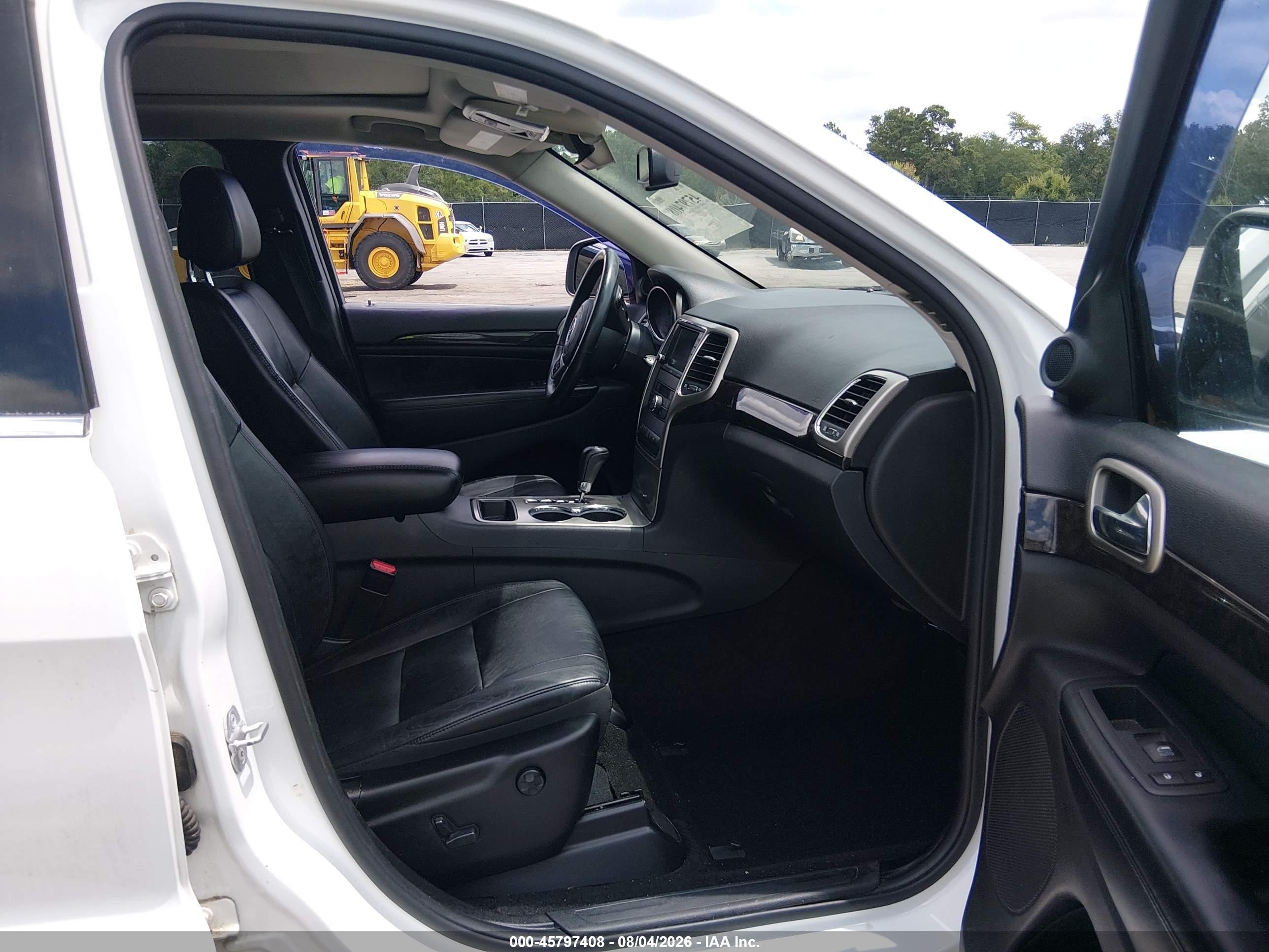 2013 Jeep Grand Cherokee Laredo White vin: 1C4RJFAGXDC532735