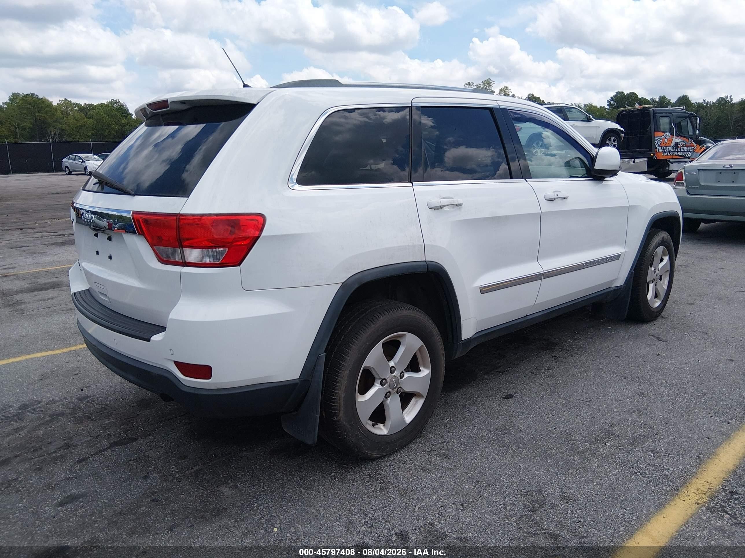 2013 Jeep Grand Cherokee Laredo White vin: 1C4RJFAGXDC532735