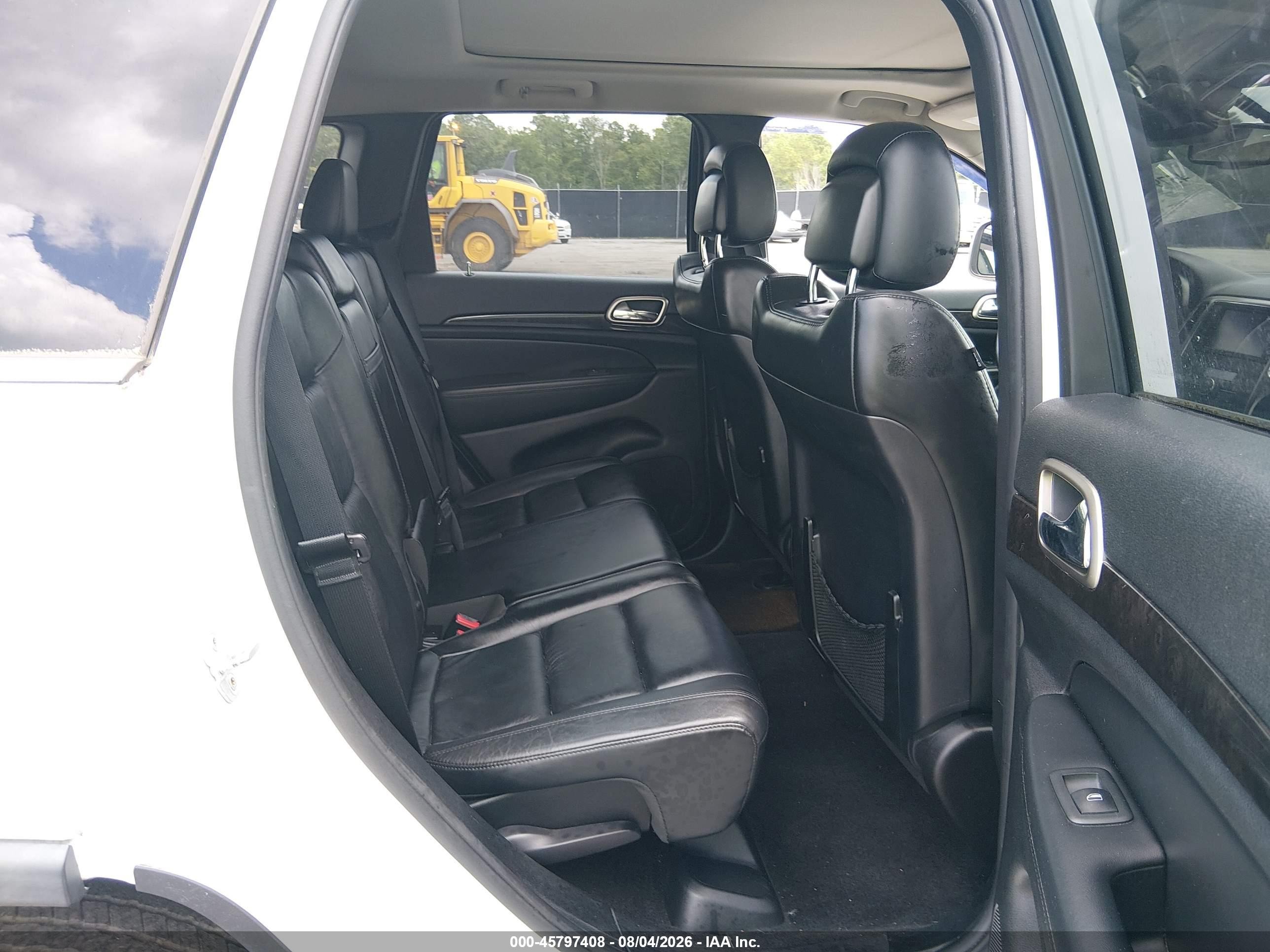 2013 Jeep Grand Cherokee Laredo White vin: 1C4RJFAGXDC532735