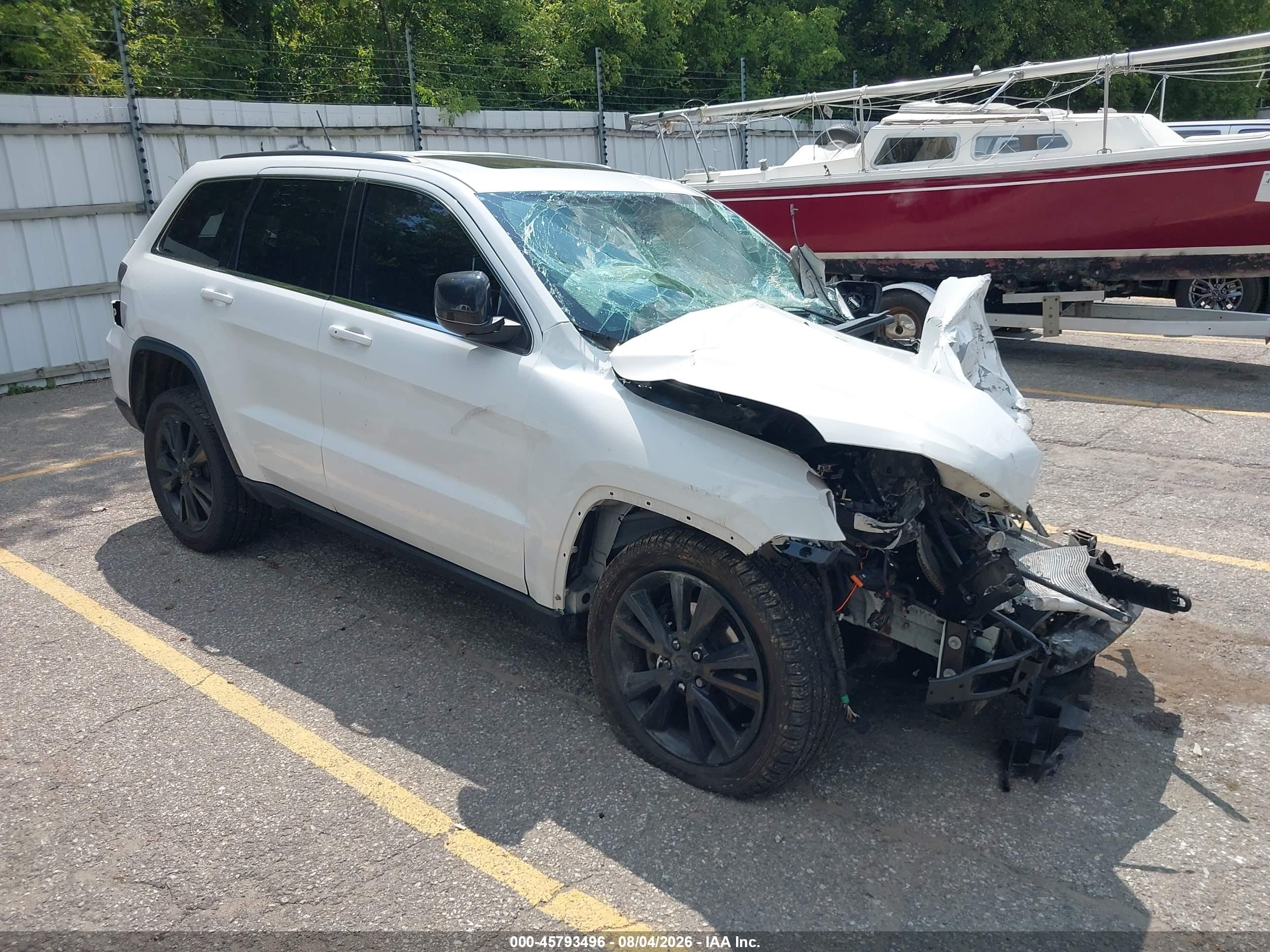 2013 Jeep Grand Cherokee Laredo Altitude White vin: 1C4RJFAGXDC572930