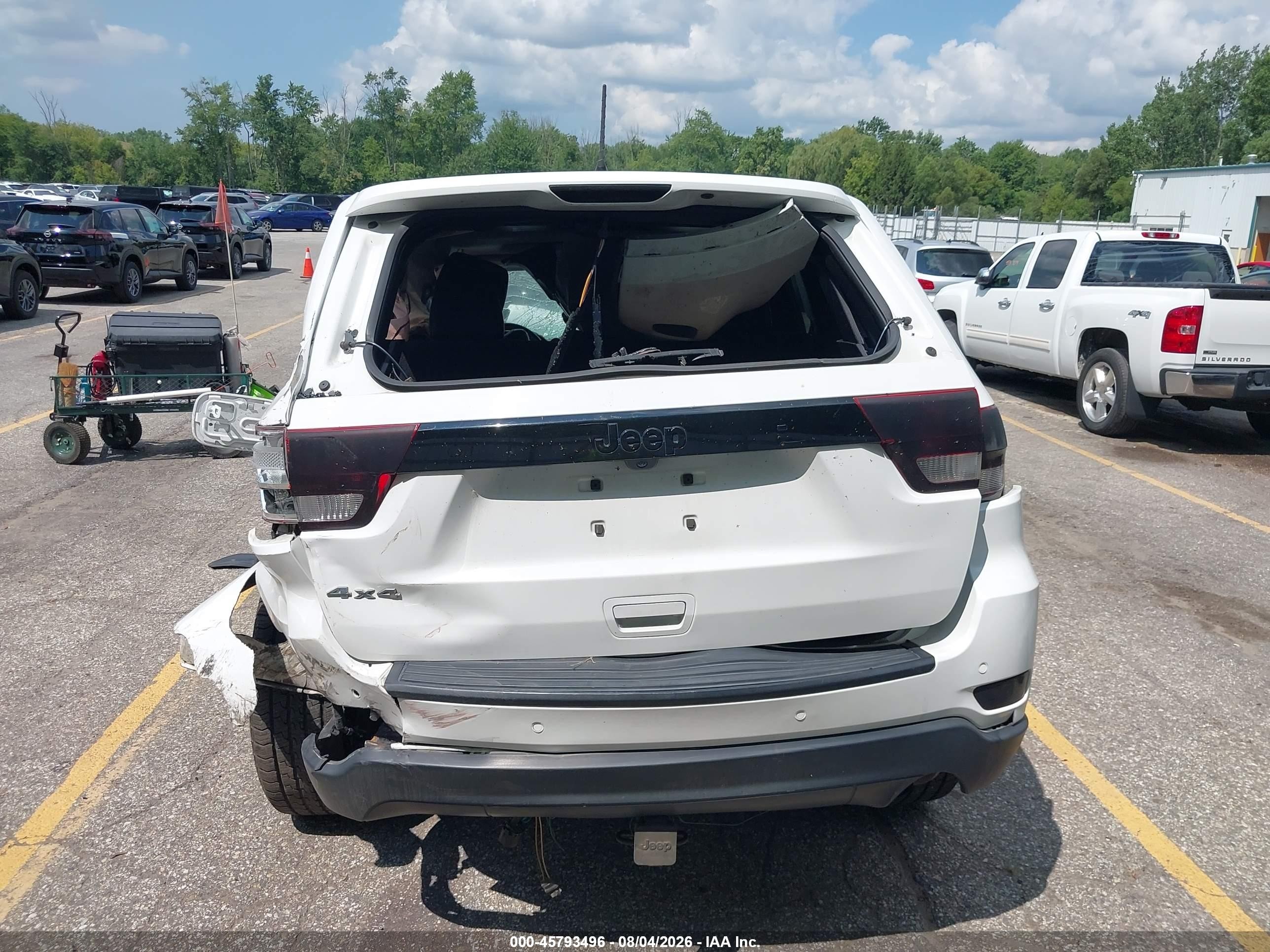 2013 Jeep Grand Cherokee Laredo Altitude White vin: 1C4RJFAGXDC572930