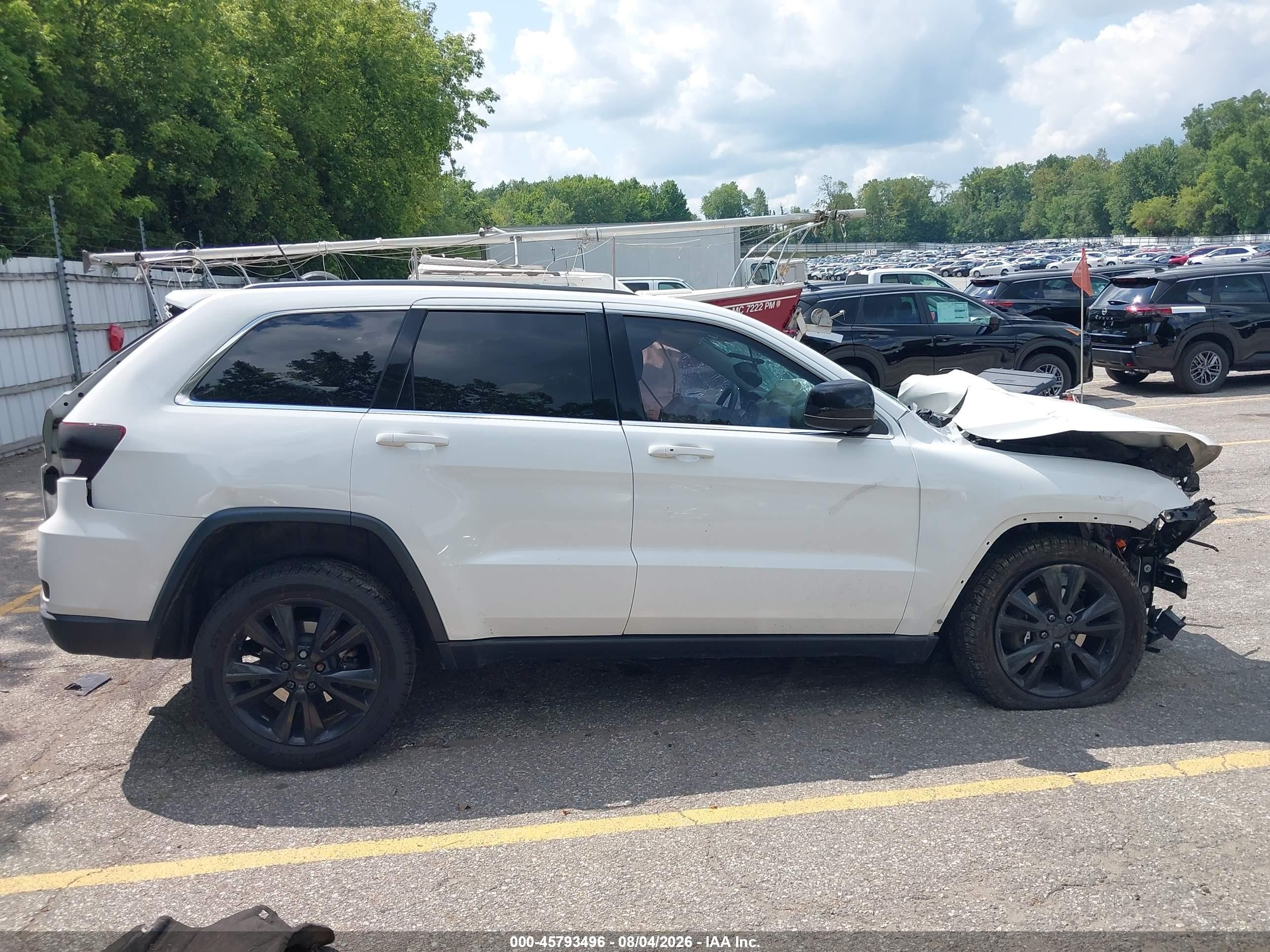 2013 Jeep Grand Cherokee Laredo Altitude White vin: 1C4RJFAGXDC572930